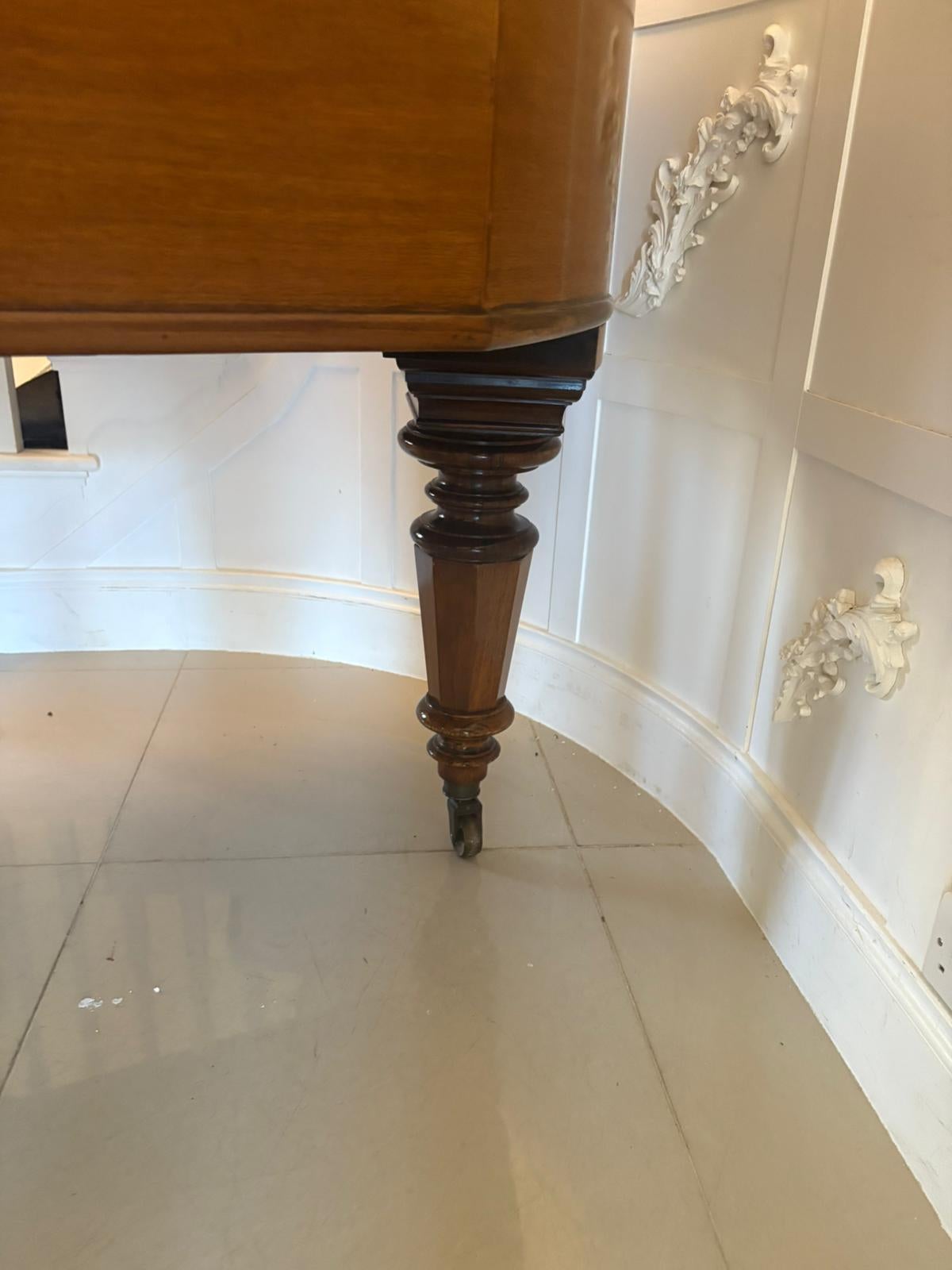 Pianoforte a coda da boudoir in palissandro vittoriano di qualità eccezionale A.I.C. in vendita 7