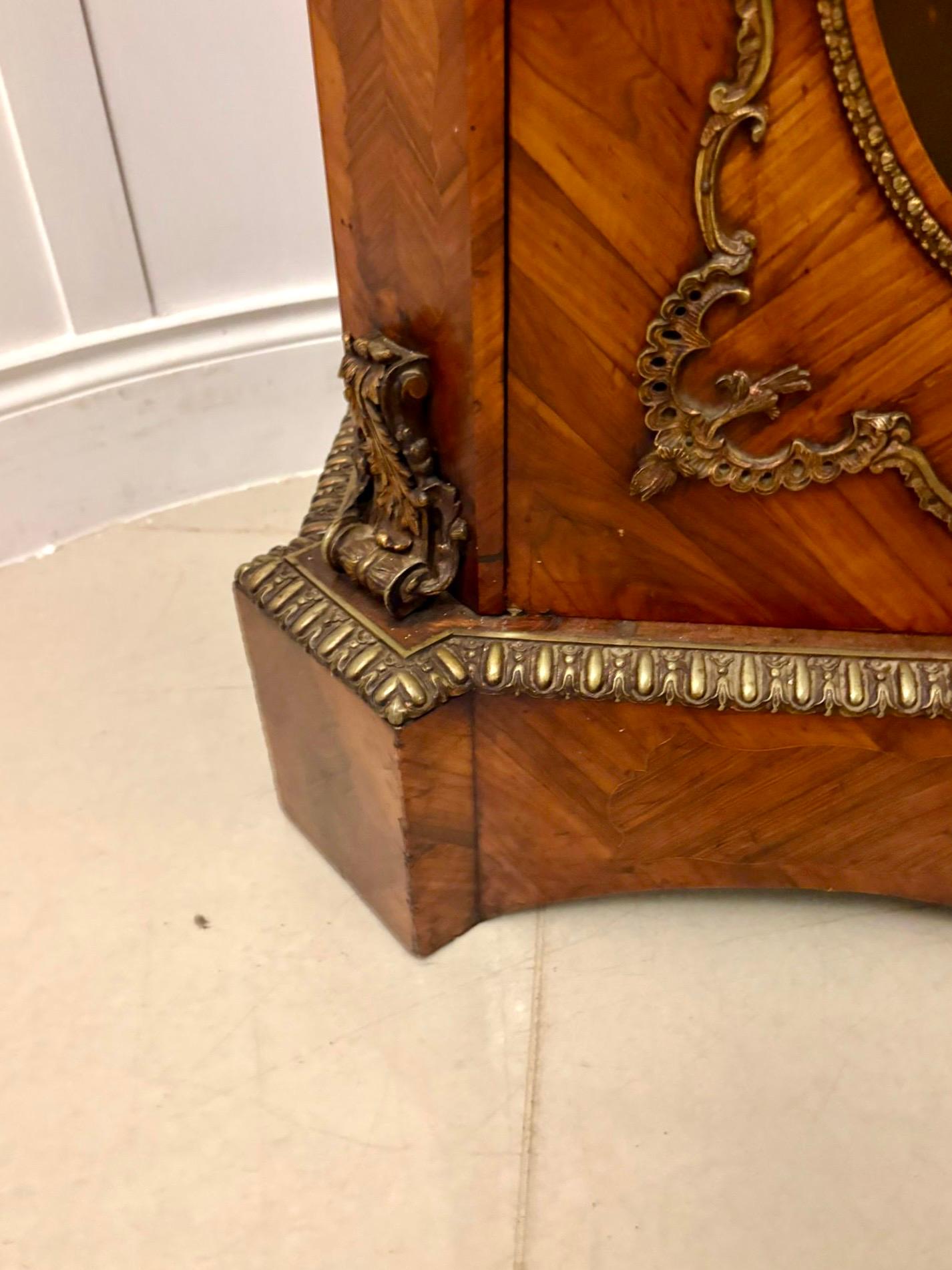 Armario auxiliar de mármol estilo Luis XVI Antique French de calidad excepcional en venta 1