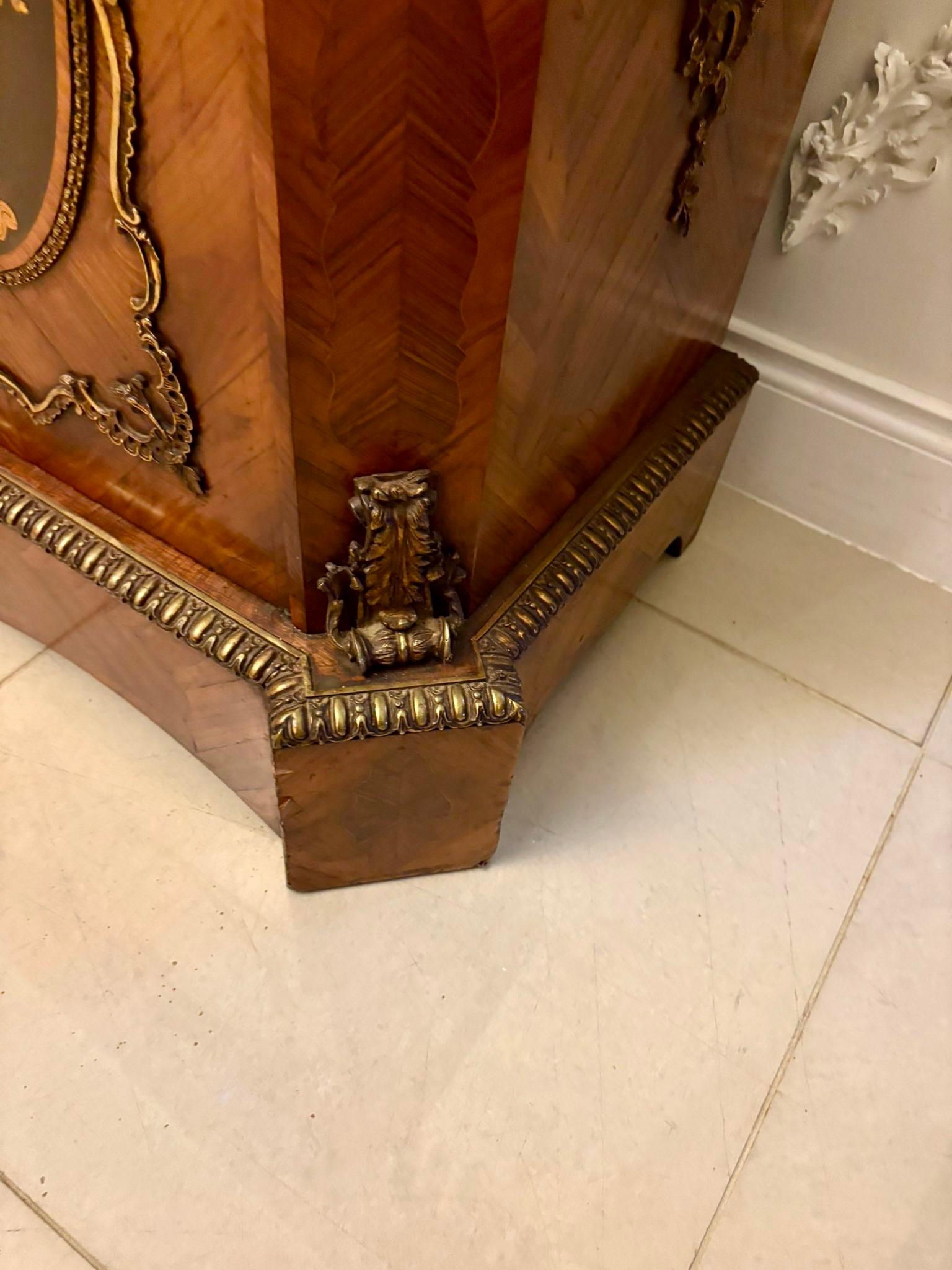 Armario auxiliar de mármol estilo Luis XVI Antique French de calidad excepcional en venta 2