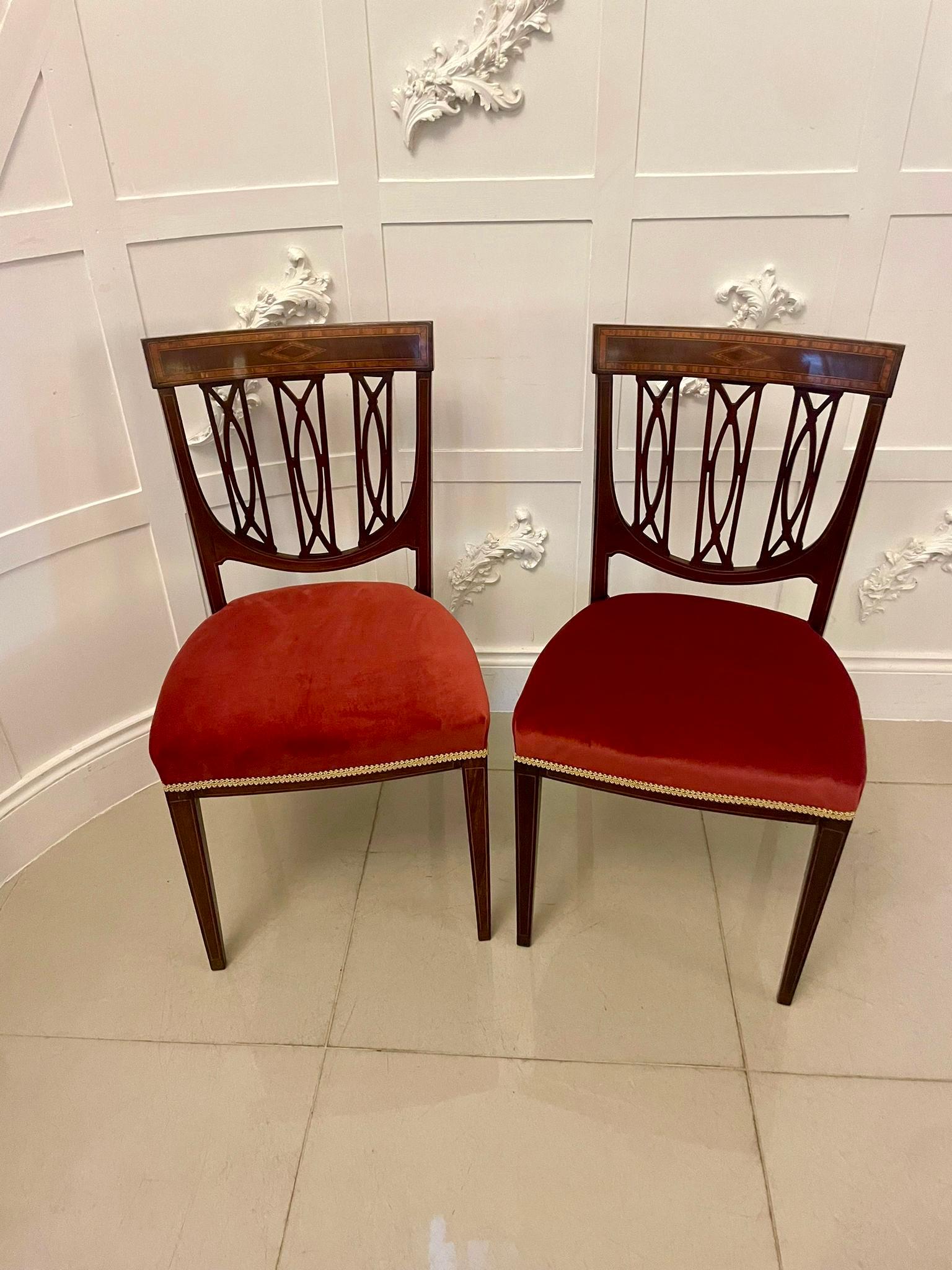 Set antico di otto sedie da pranzo in mogano intarsiato di qualità eccezionale in vendita 3