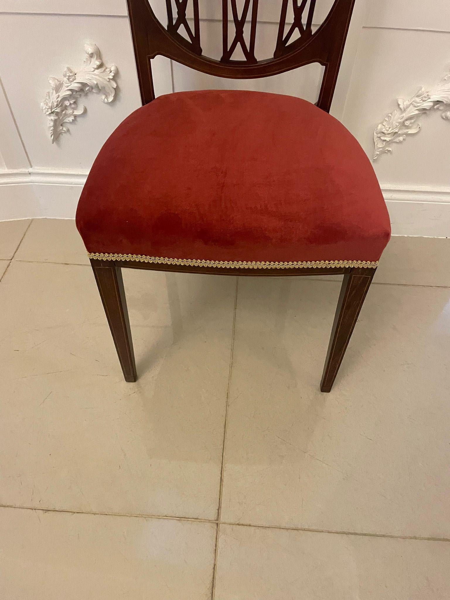 Set antico di otto sedie da pranzo in mogano intarsiato di qualità eccezionale in vendita 8
