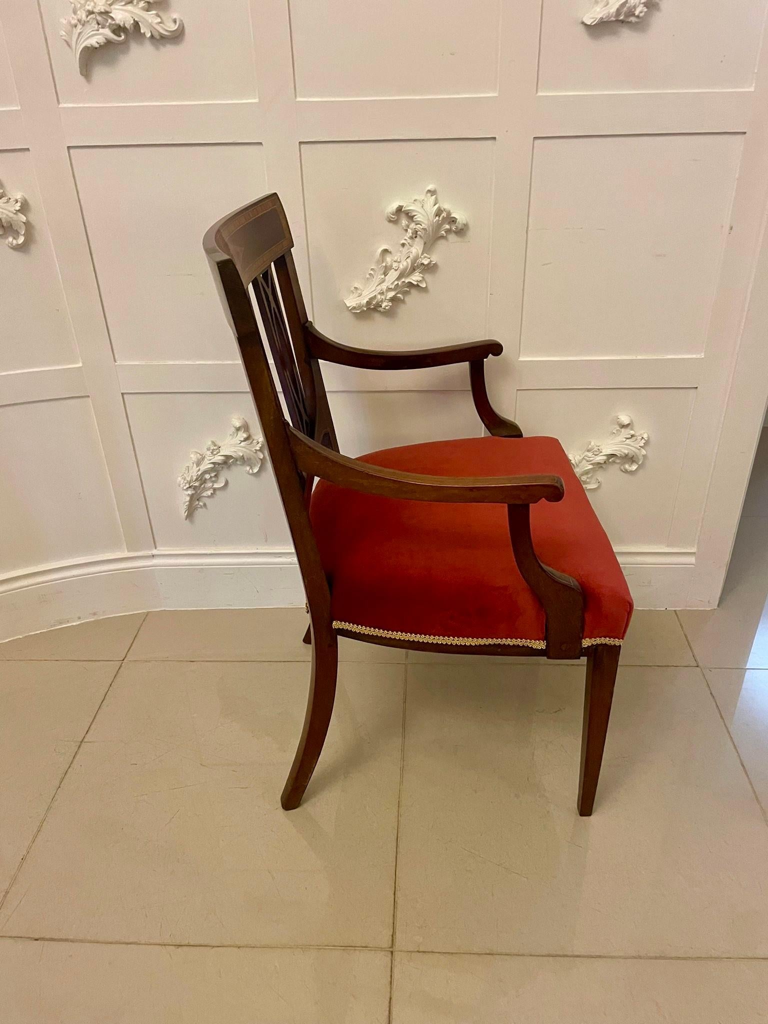 Set antico di otto sedie da pranzo in mogano intarsiato di qualità eccezionale in vendita 11