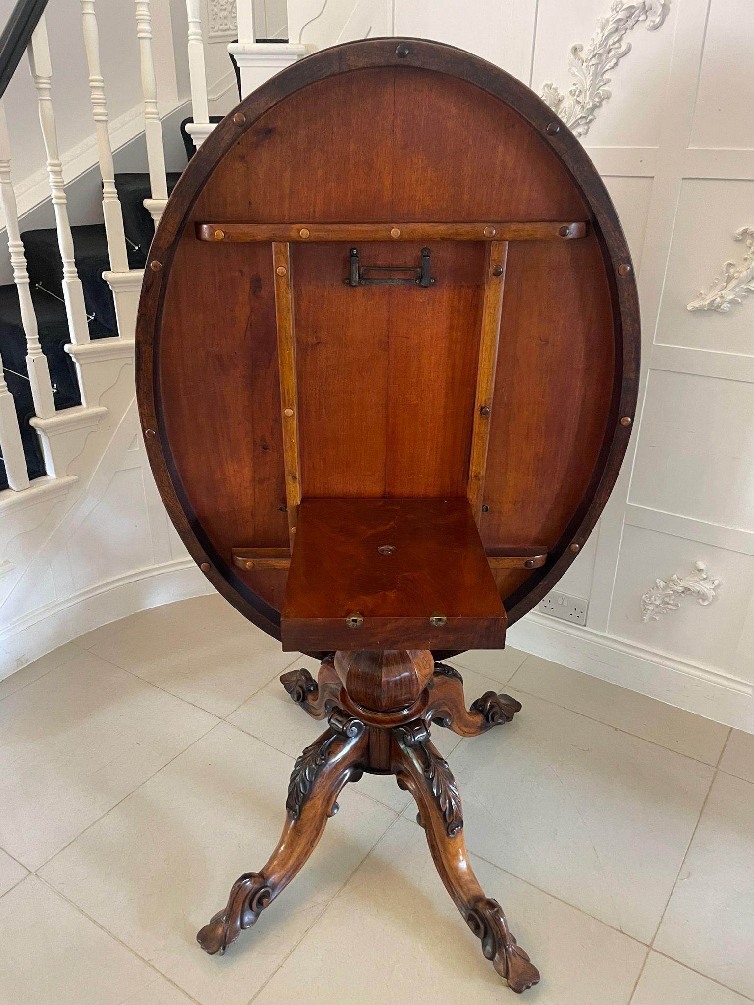Table de salle à manger d'antiquités victorienne en bois de rose d'une qualité exceptionnelle en vente 6