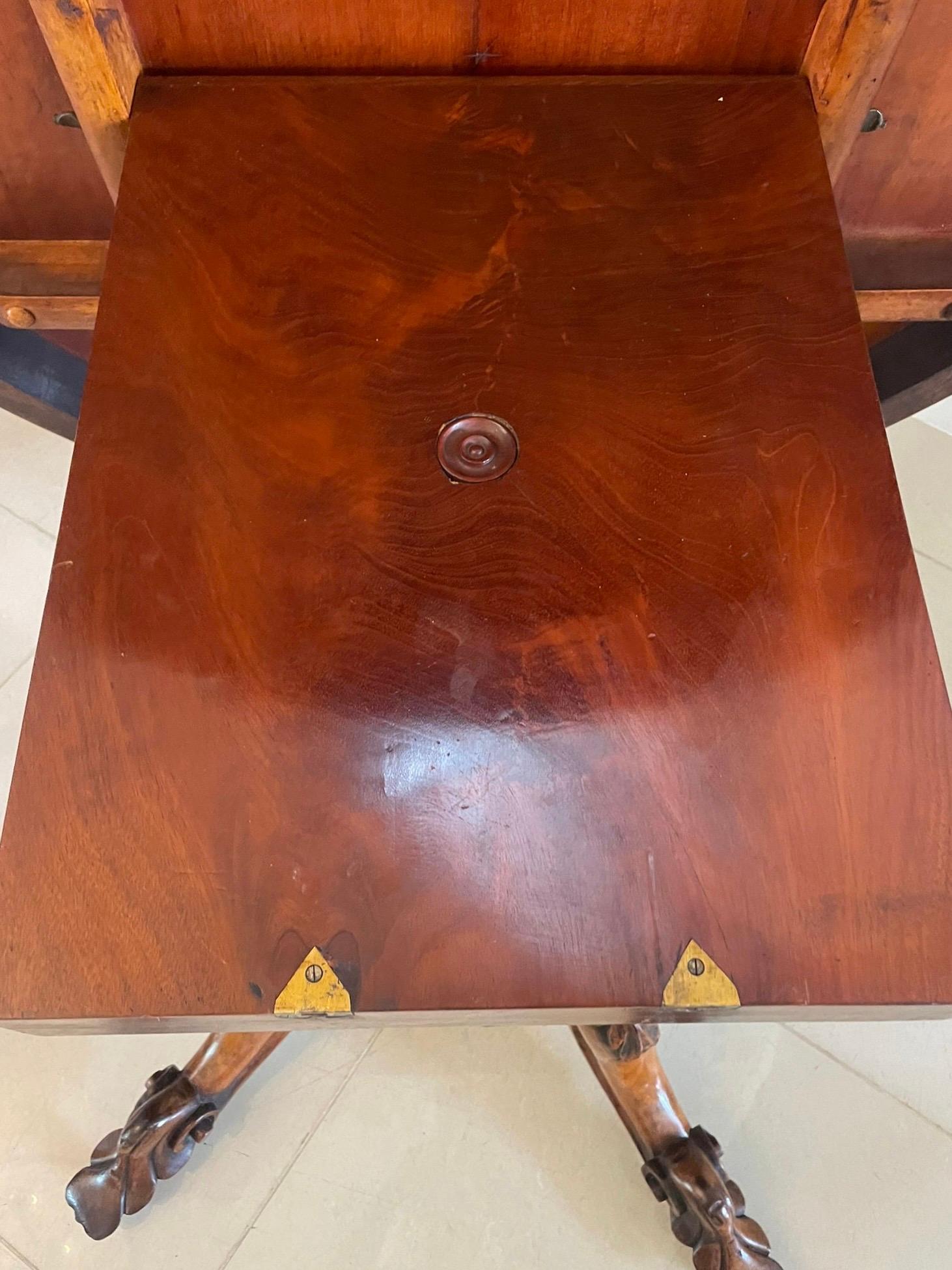 Table de salle à manger d'antiquités victorienne en bois de rose d'une qualité exceptionnelle en vente 7