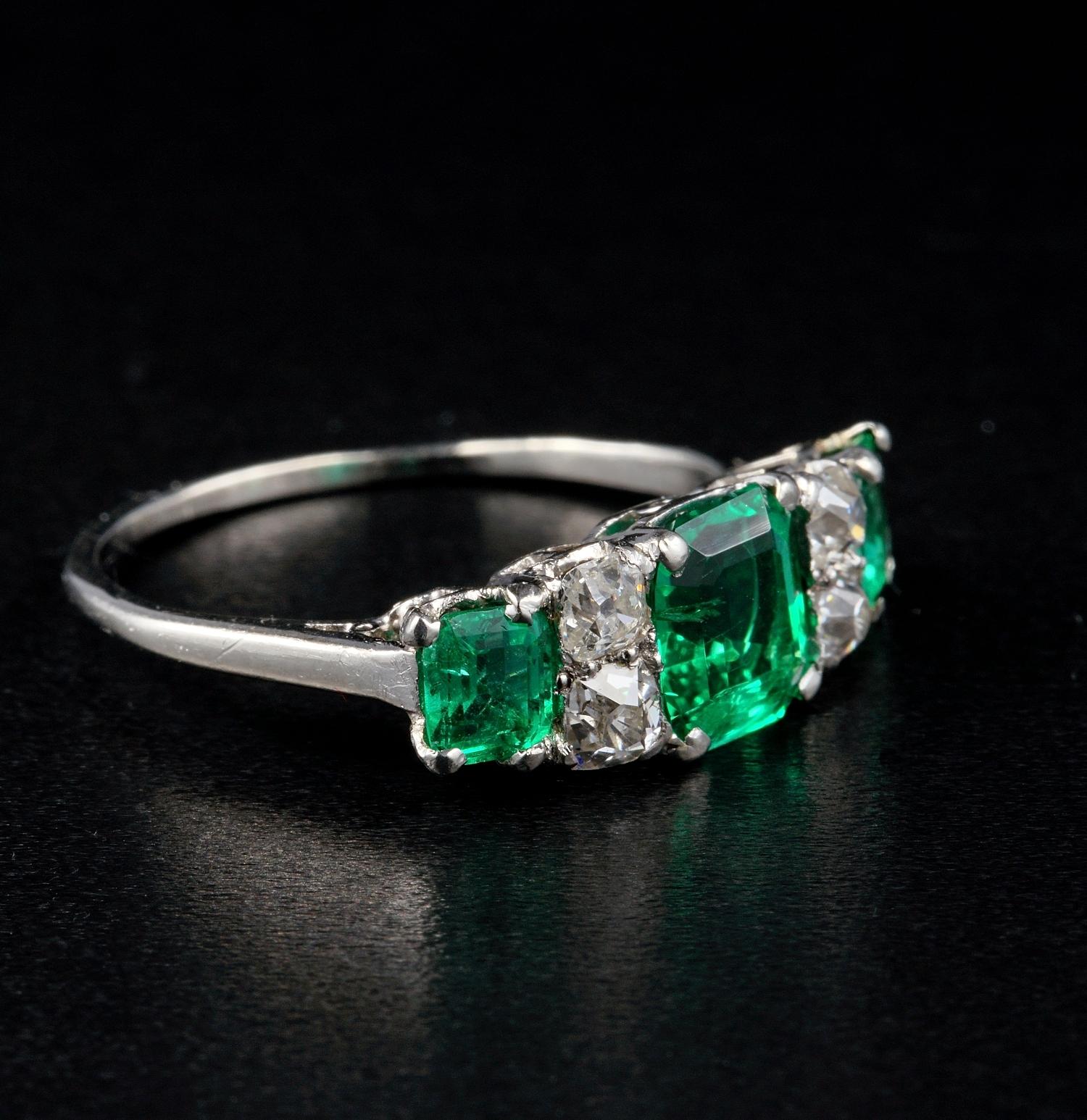Women's or Men's Exceptional Quality Art Deco Colombian Emerald Diamond Platinum Ring