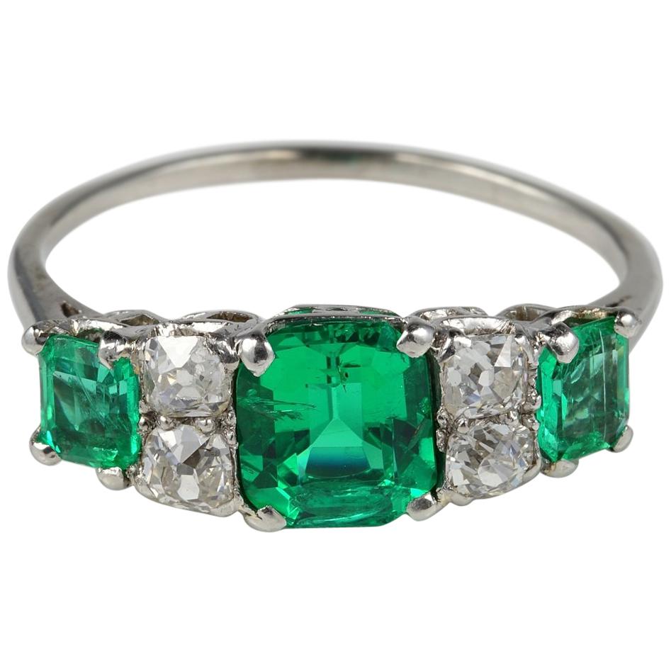 Exceptional Quality Art Deco Colombian Emerald Diamond Platinum Ring