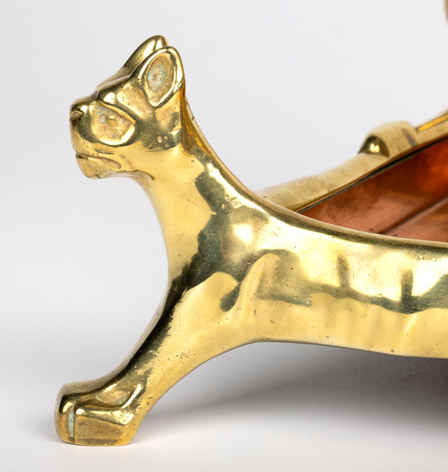 Art Nouveau Eccezionale qualità del supporto da scrivania in bi-metallo rialzato Puma di Revival egiziano in vendita