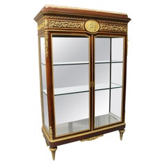 Vitrine in Wood