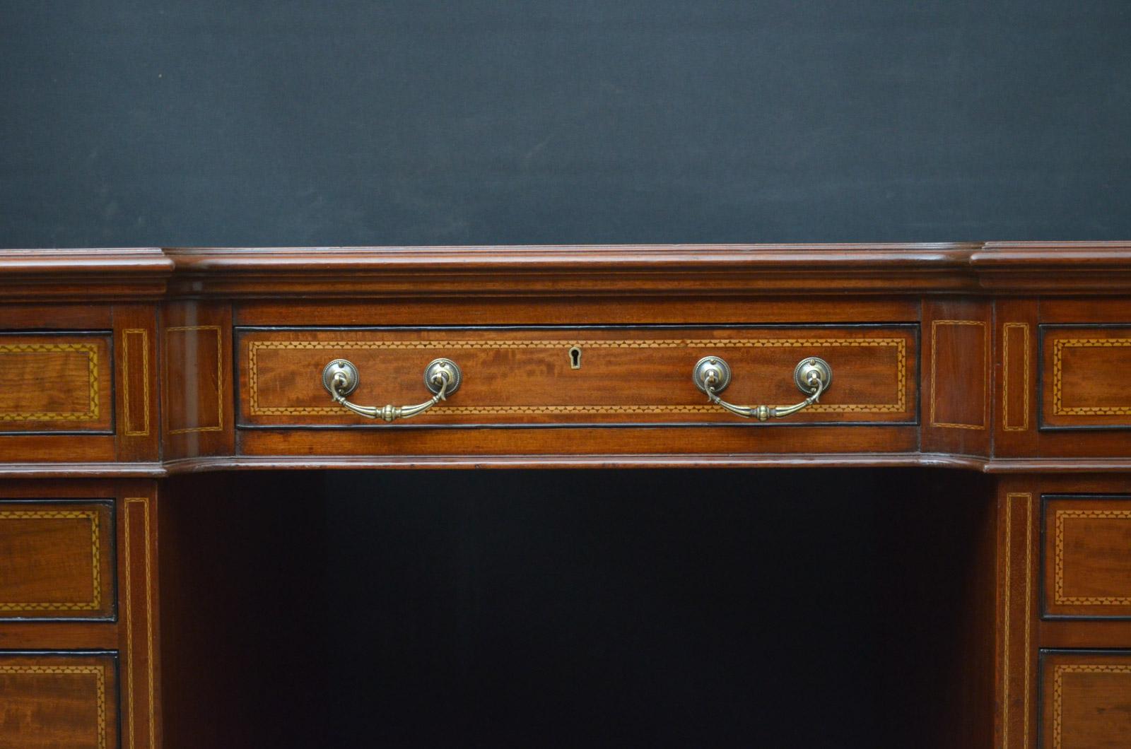 Exceptional Quality Late Victorian Maple & Co. Mahogany Desk 1