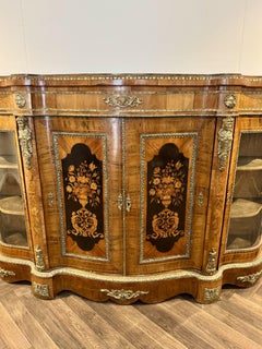 Exceptional quality pair of antique Victorian walnut marquetry inlaid credenzas