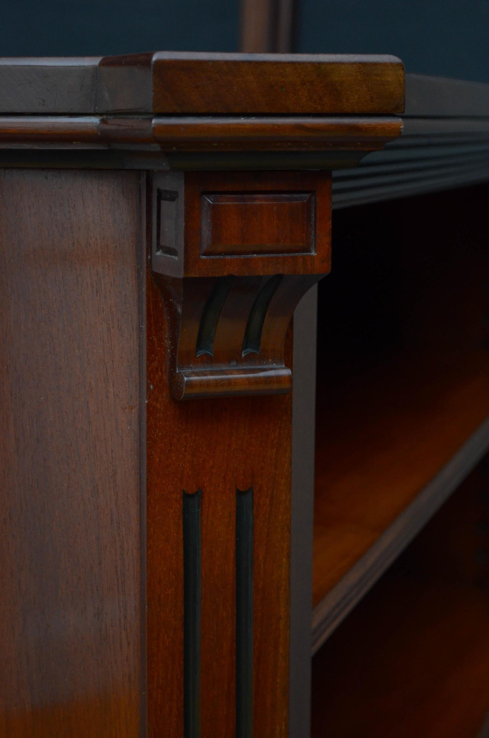 Exceptional Quality Solid Mahogany Aesthetic Movement Open Bookcase In Good Condition For Sale In Whaley Bridge, GB
