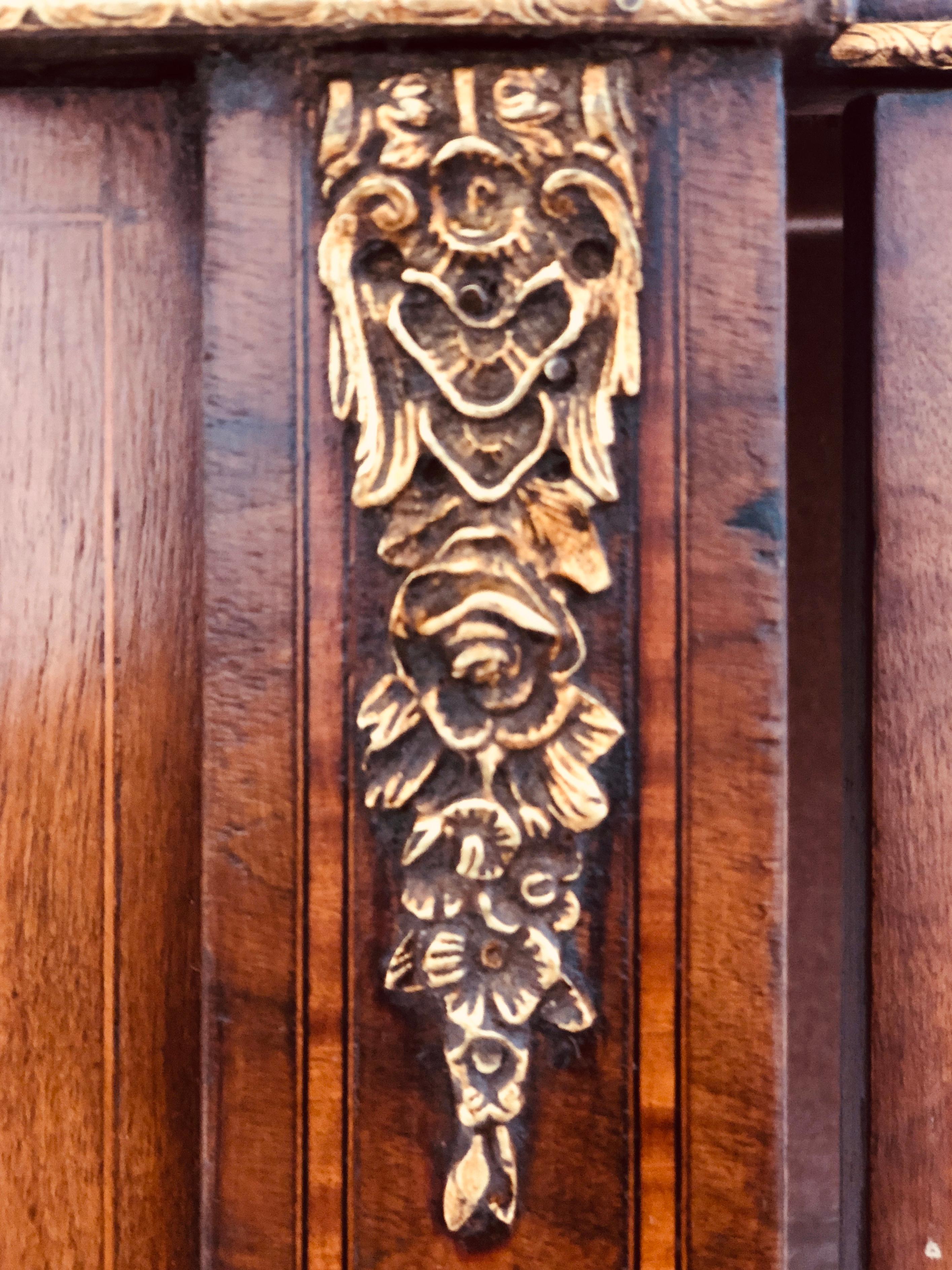 19th Century Exceptional Quality Victorian Burr Walnut Inlaid Credenza