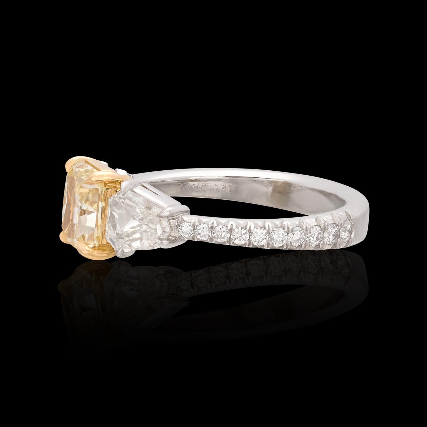 Exceptional Radiant Cut Yellow Diamond Ring For Sale 2