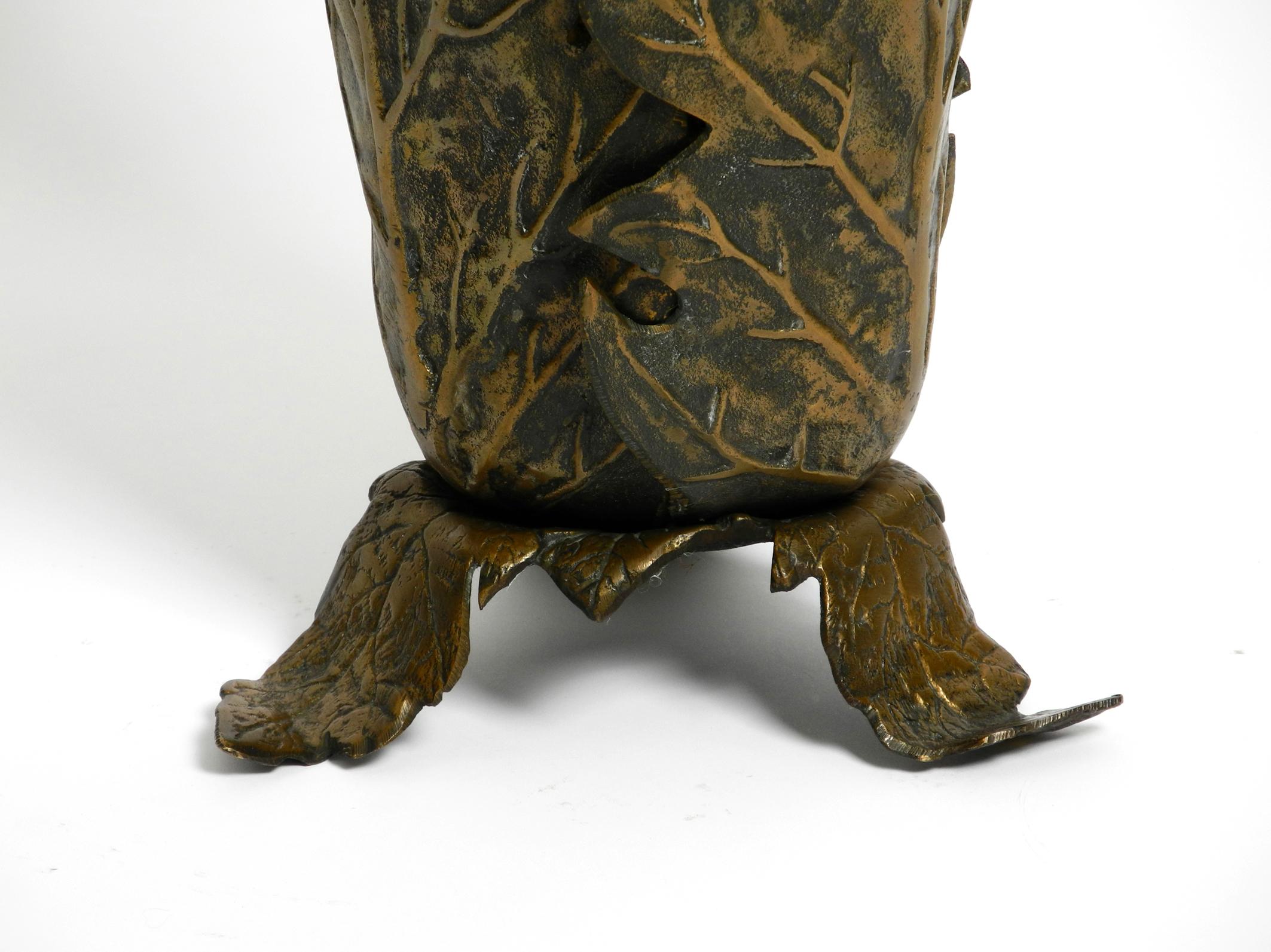Exceptionnel et rare porte-parapluie sculptural en laiton lourd des années 1960 par Gabriella Crespi. en vente 3