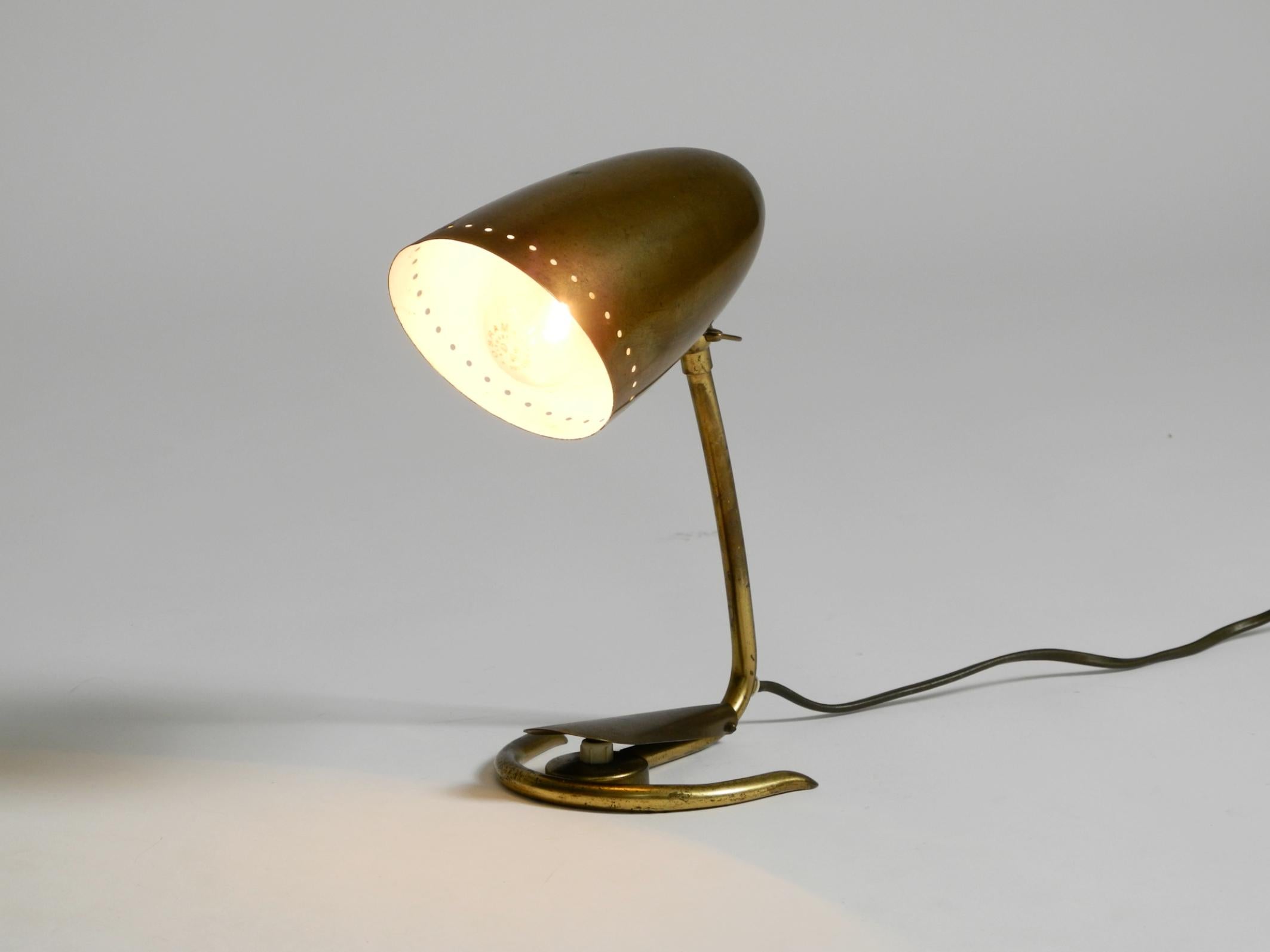 Excepcional y rara lámpara de mesa de latón Mid Century Modern en venta 4
