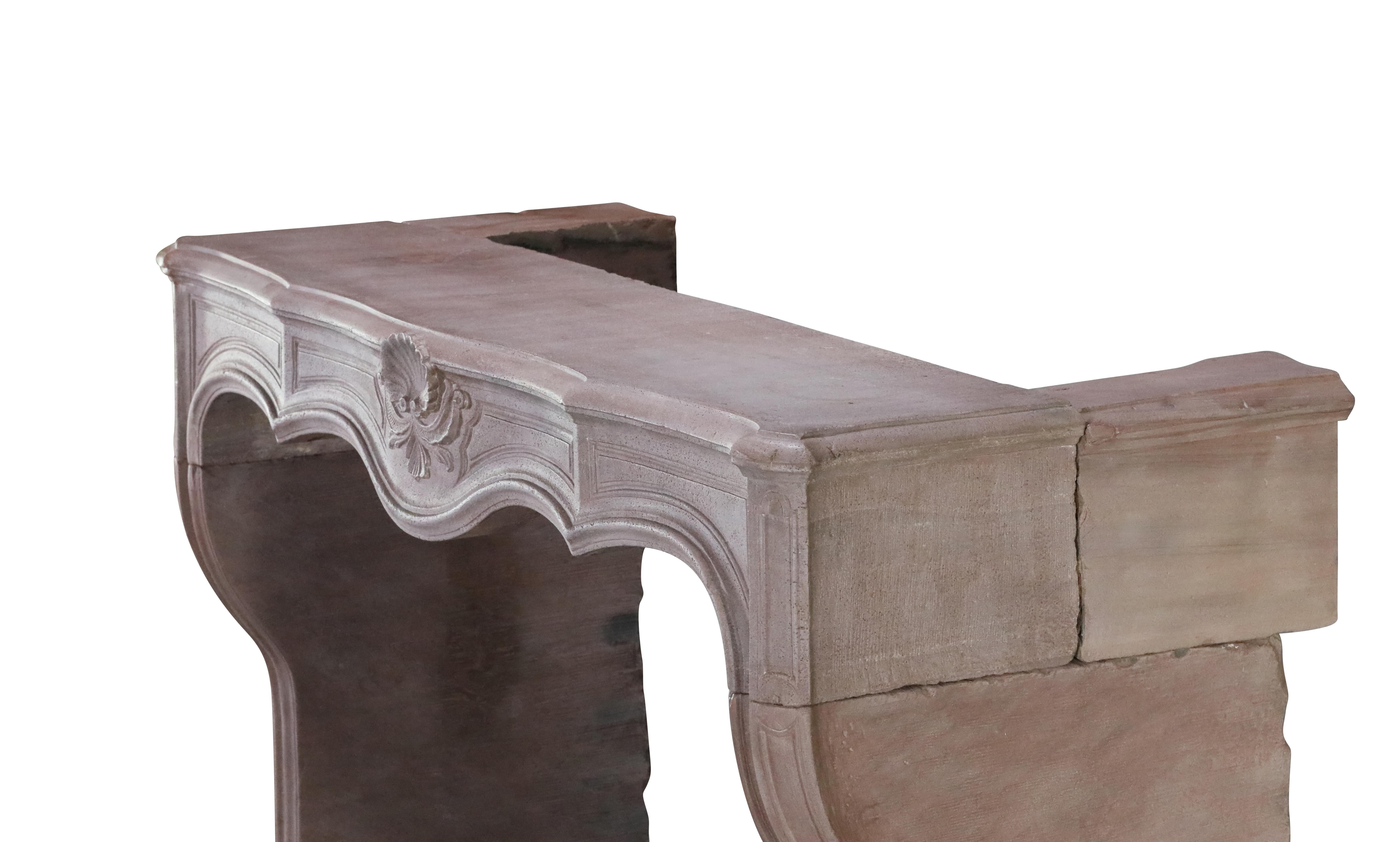 Eccezionale e raro pezzo di camino in pietra per un progetto di interior design di alto livello in vendita 6