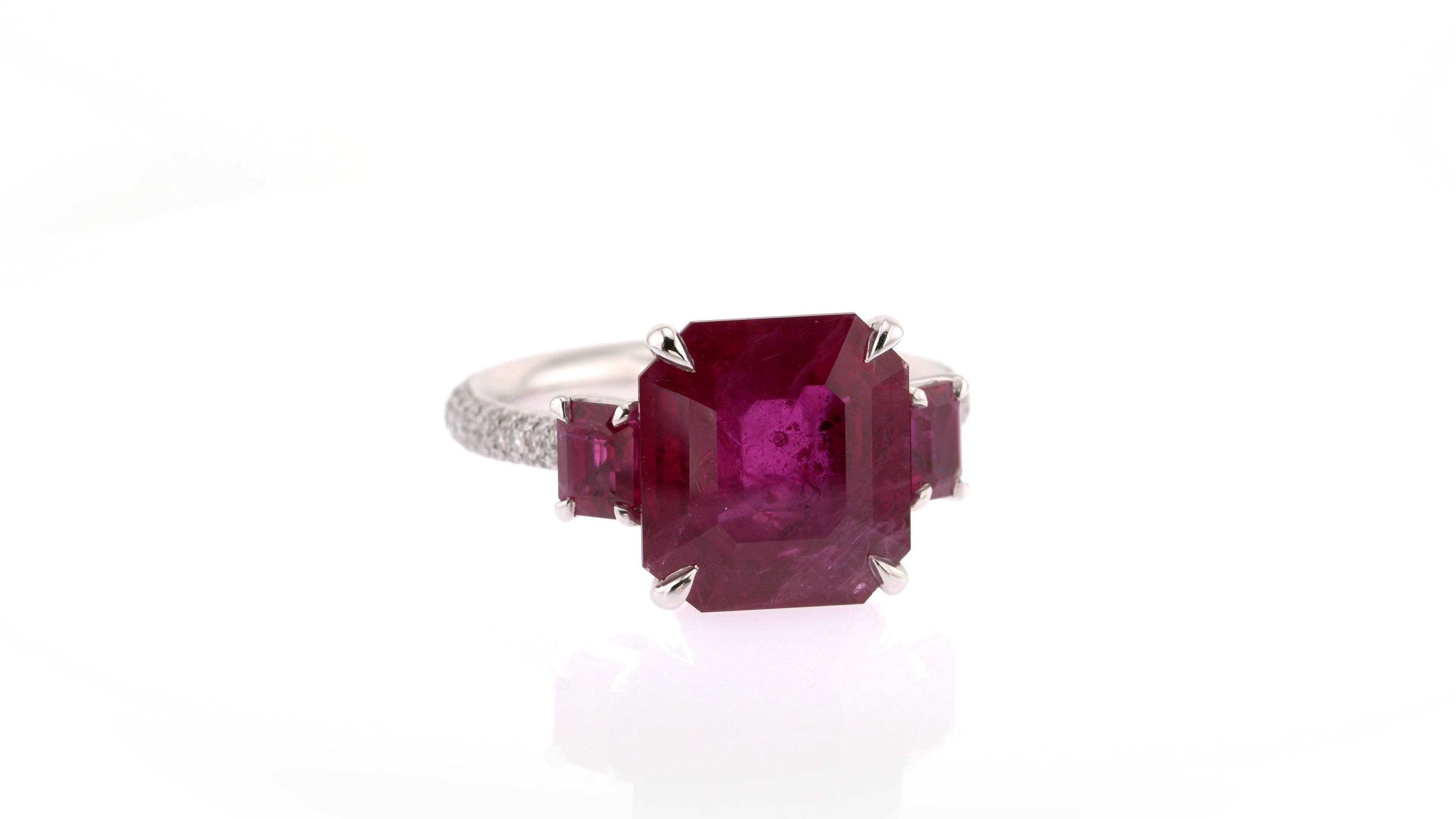 Contemporary 7 Carats Red Ruby and Diamond Platinum Ring For Sale