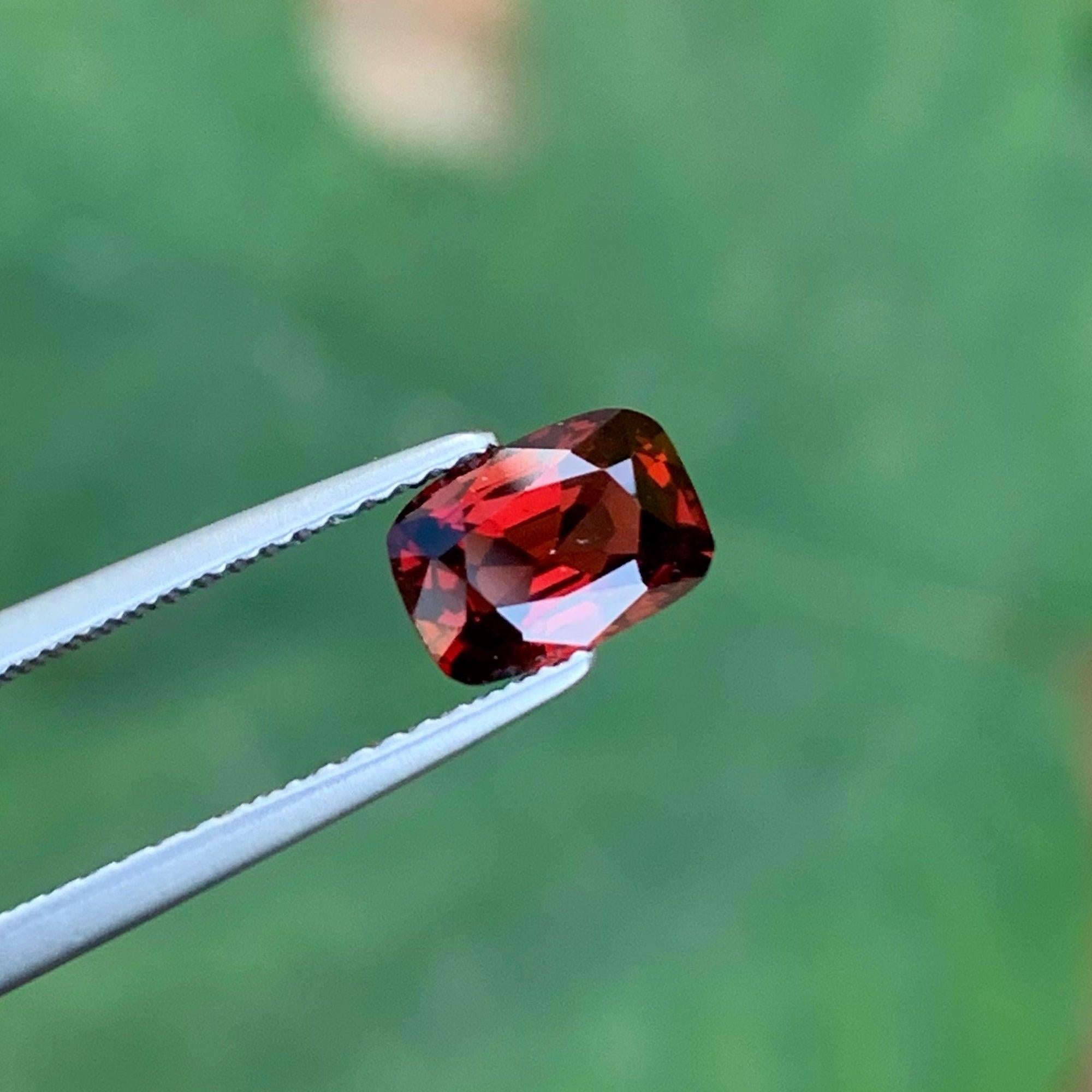 loose red spinel