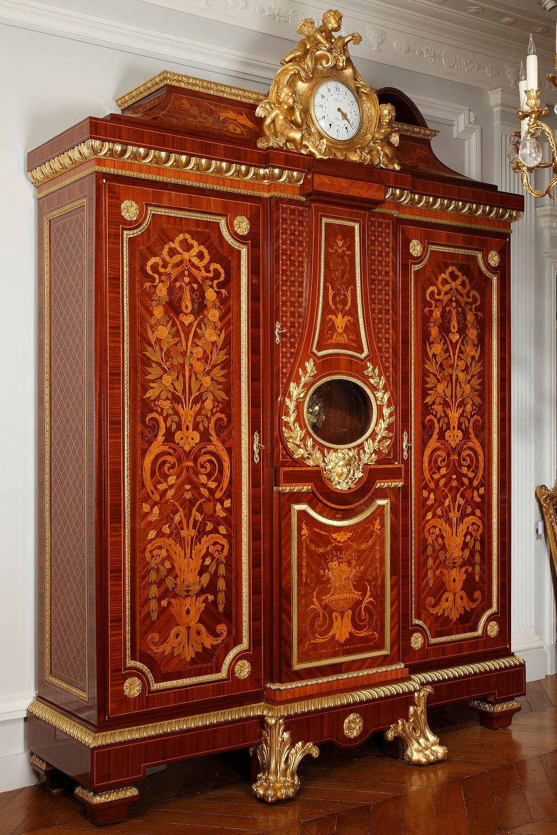 Louis XIV Exceptionnelle armoire régulière de style L XVI par Maison Forest, France, vers 1890 en vente