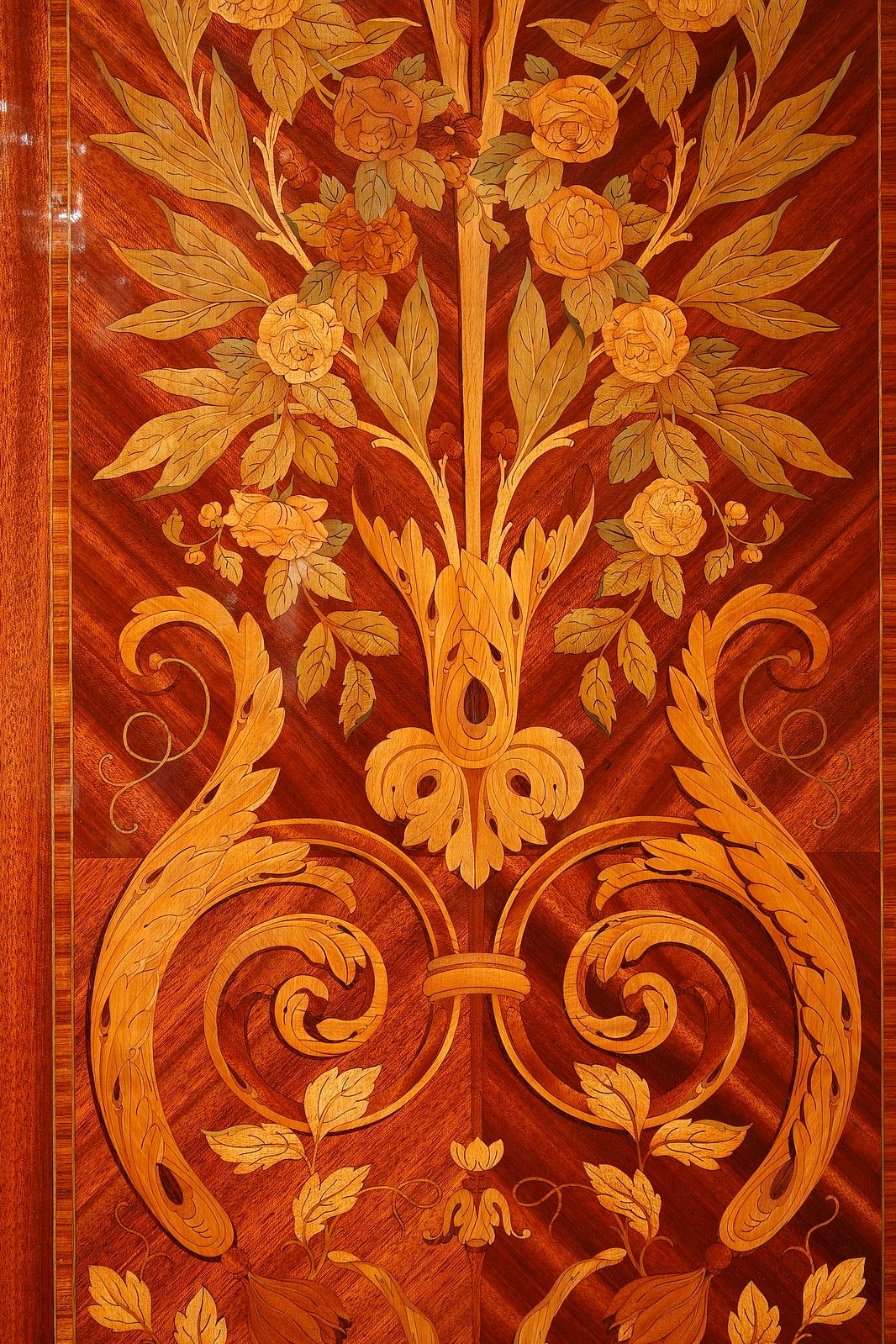 Doré Exceptionnelle armoire régulière de style L XVI par Maison Forest, France, vers 1890 en vente