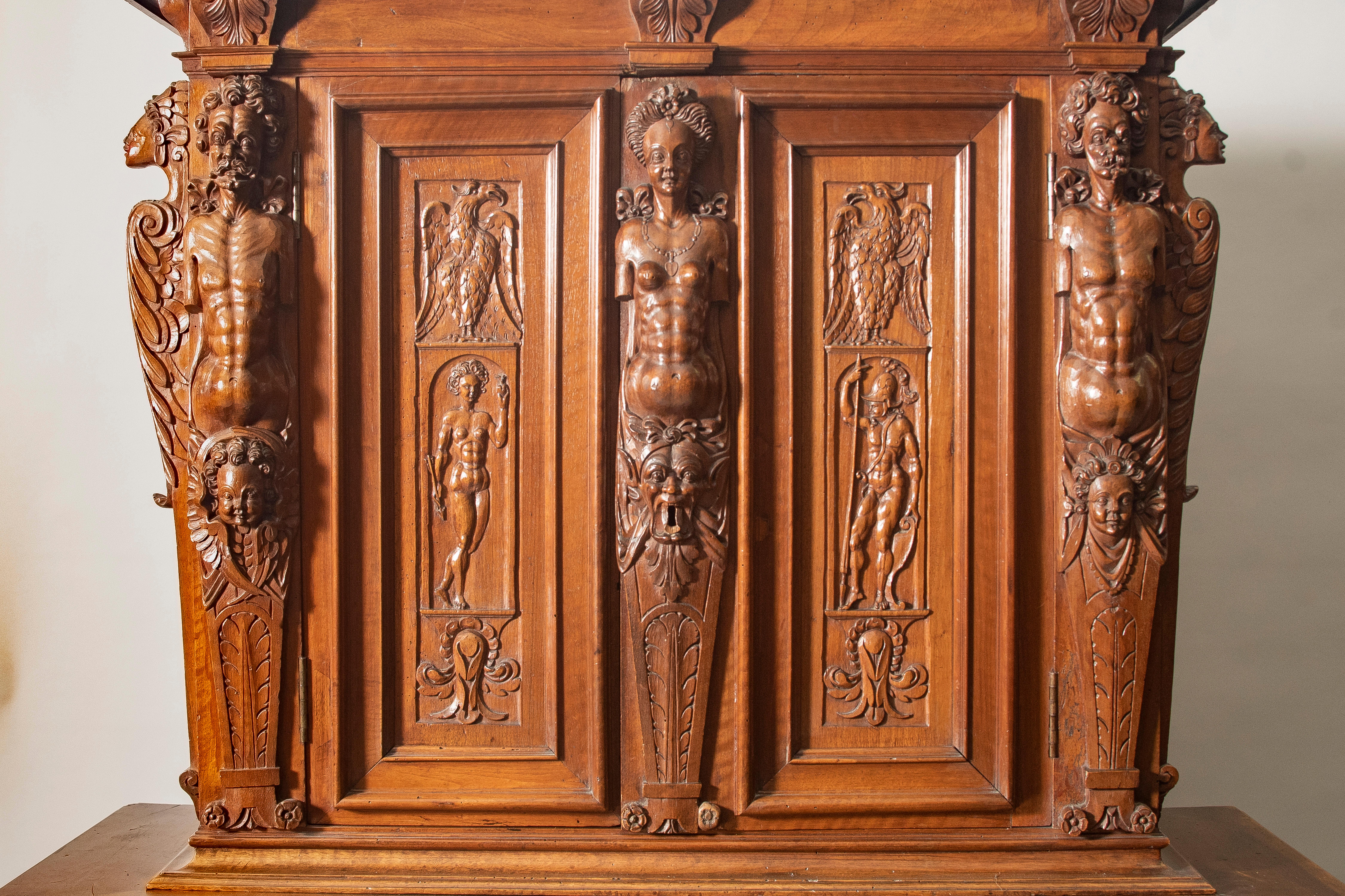 Exceptional Renaissance Cabinet of Bellifontaine Inspiration In Good Condition For Sale In Saint-Ouen, FR