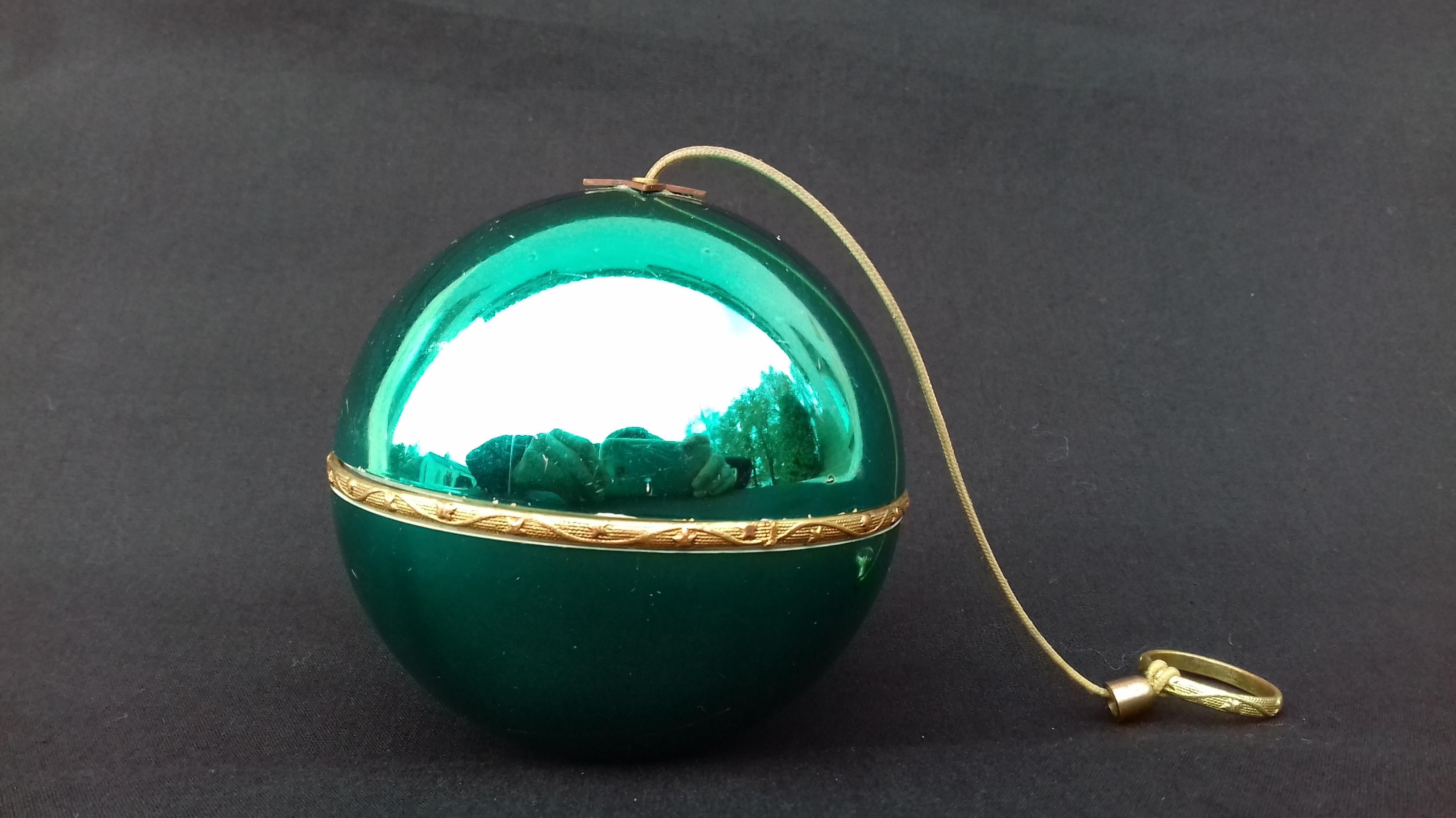Exceptional Reuge Sainte Croix Christmas Ball Ornament Music Box Silent Night  3