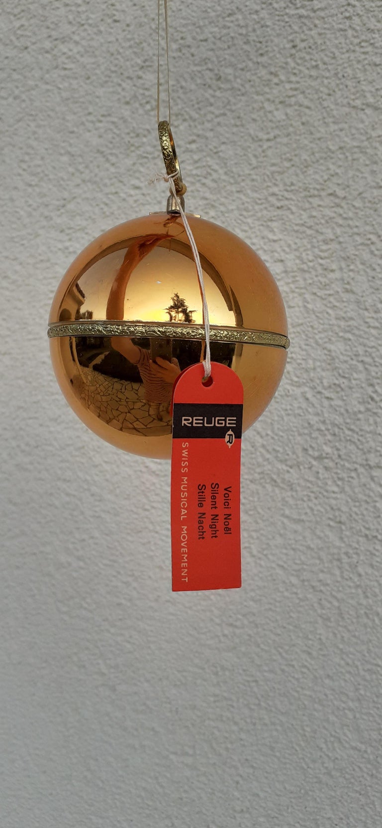 Exceptional Reuge Sainte Croix Christmas Ball Ornament Music Box Silent
