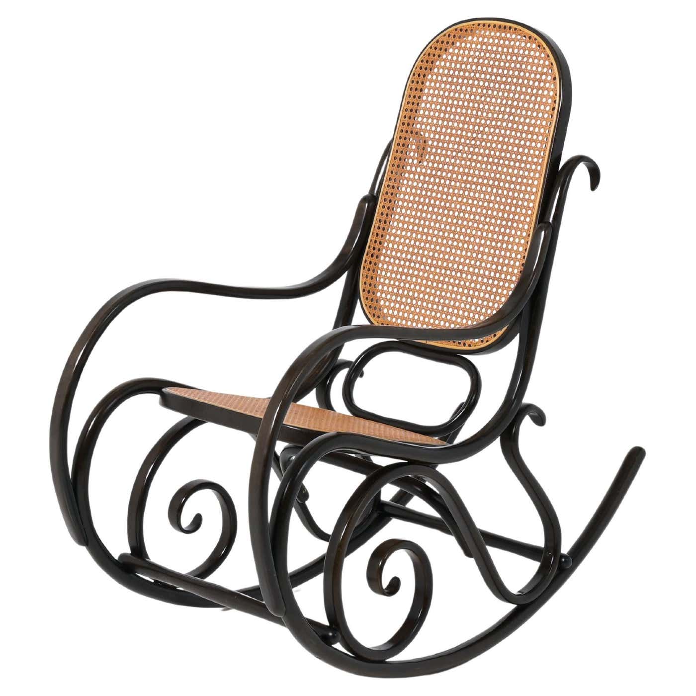 Exceptional Rocking Chair by Thonet For Sale at 1stDibs