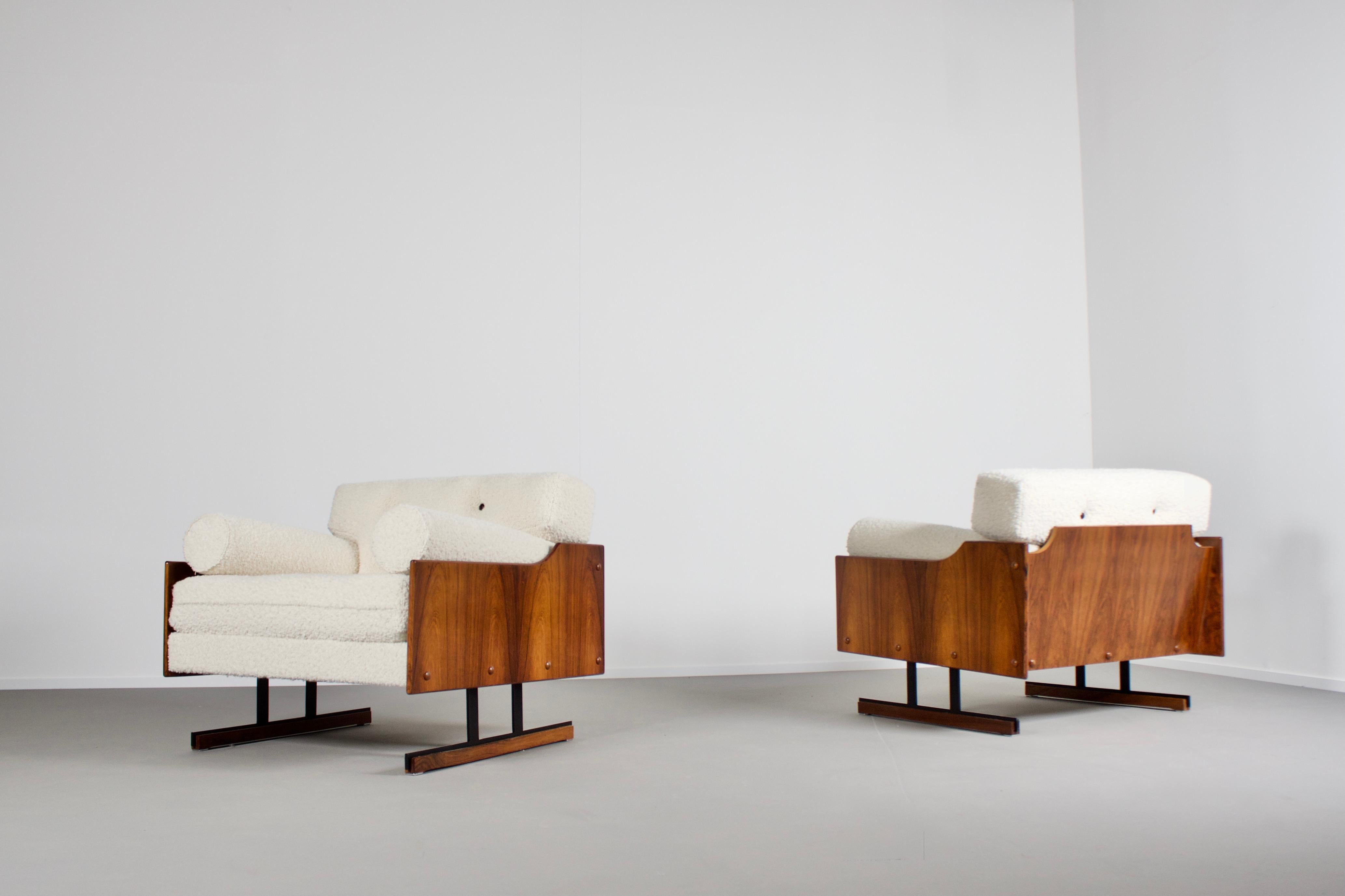 Brazilian Exceptional Rosewood and Bouclé Lounge Chairs by Moveis Corazza, Brazil, 1960s