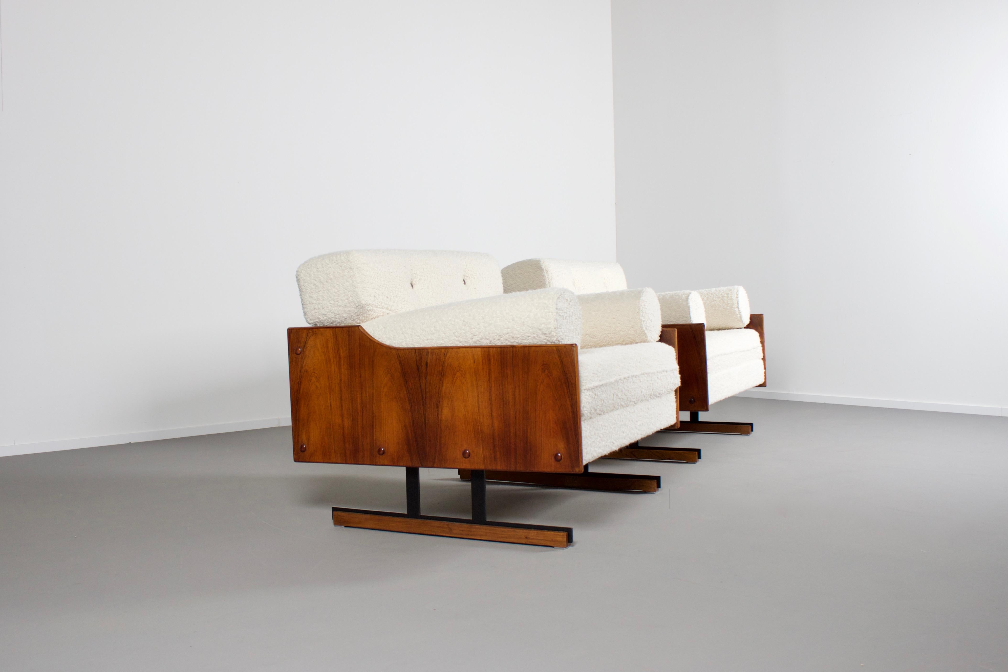 20th Century Exceptional Rosewood and Bouclé Lounge Chairs by Moveis Corazza, Brazil, 1960s