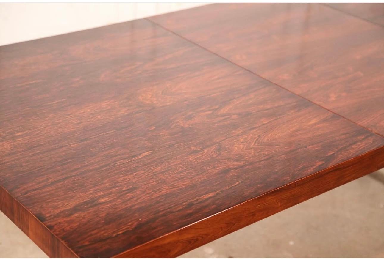 Exceptionnelle table de salle à manger / table de conférence en palissandre et chrome par Poul Norreklit Bon état - En vente à Buffalo, NY