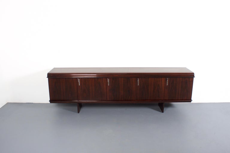 Exceptional Rosewood Saporiti ‘Pellicano’ Sideboard by Vittorio Introini, 1960s In Good Condition For Sale In Echt, NL