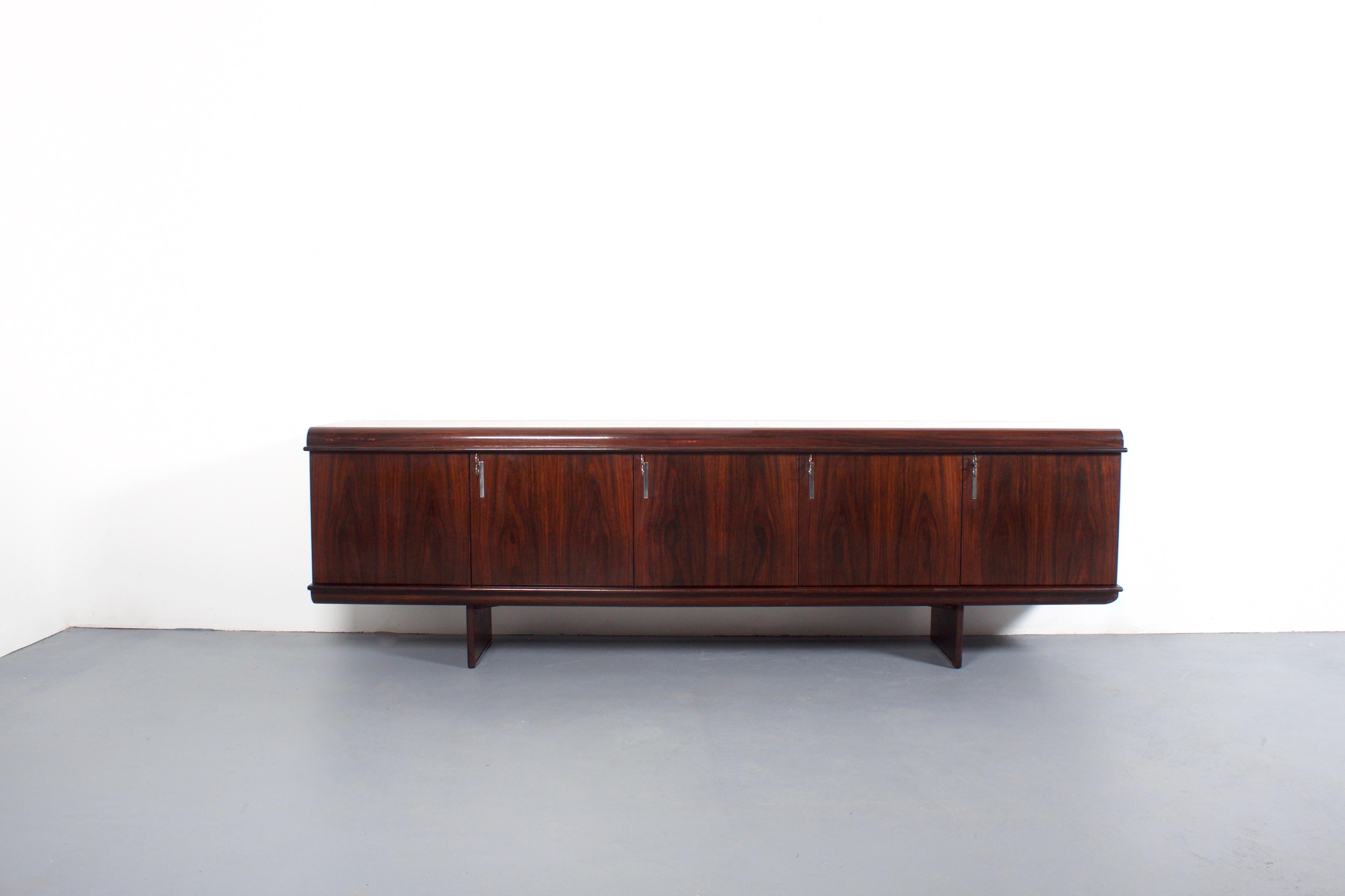 20th Century Exceptional Rosewood Saporiti ‘Pellicano’ Sideboard by Vittorio Introini, 1960s