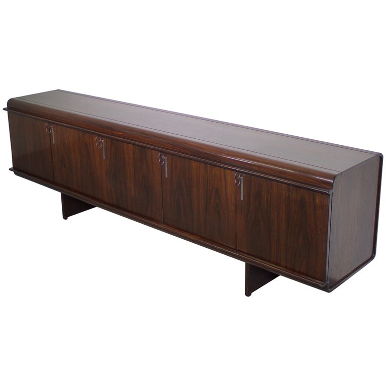 Exceptional Rosewood Saporiti ‘Pellicano’ Sideboard by Vittorio Introini, 1960s For Sale