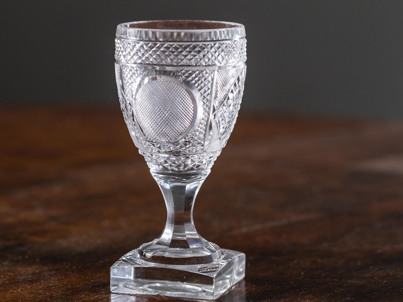 Exceptional Set Antique Georgian Irish Cut Crystal Decanters Glasses, circa 1875 For Sale 8