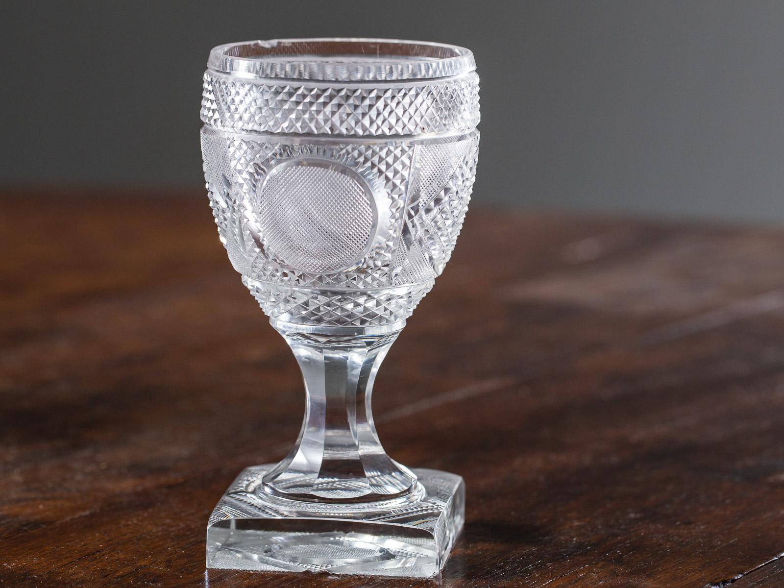 Exceptional Set Antique Georgian Irish Cut Crystal Decanters Glasses, circa 1875 For Sale 2