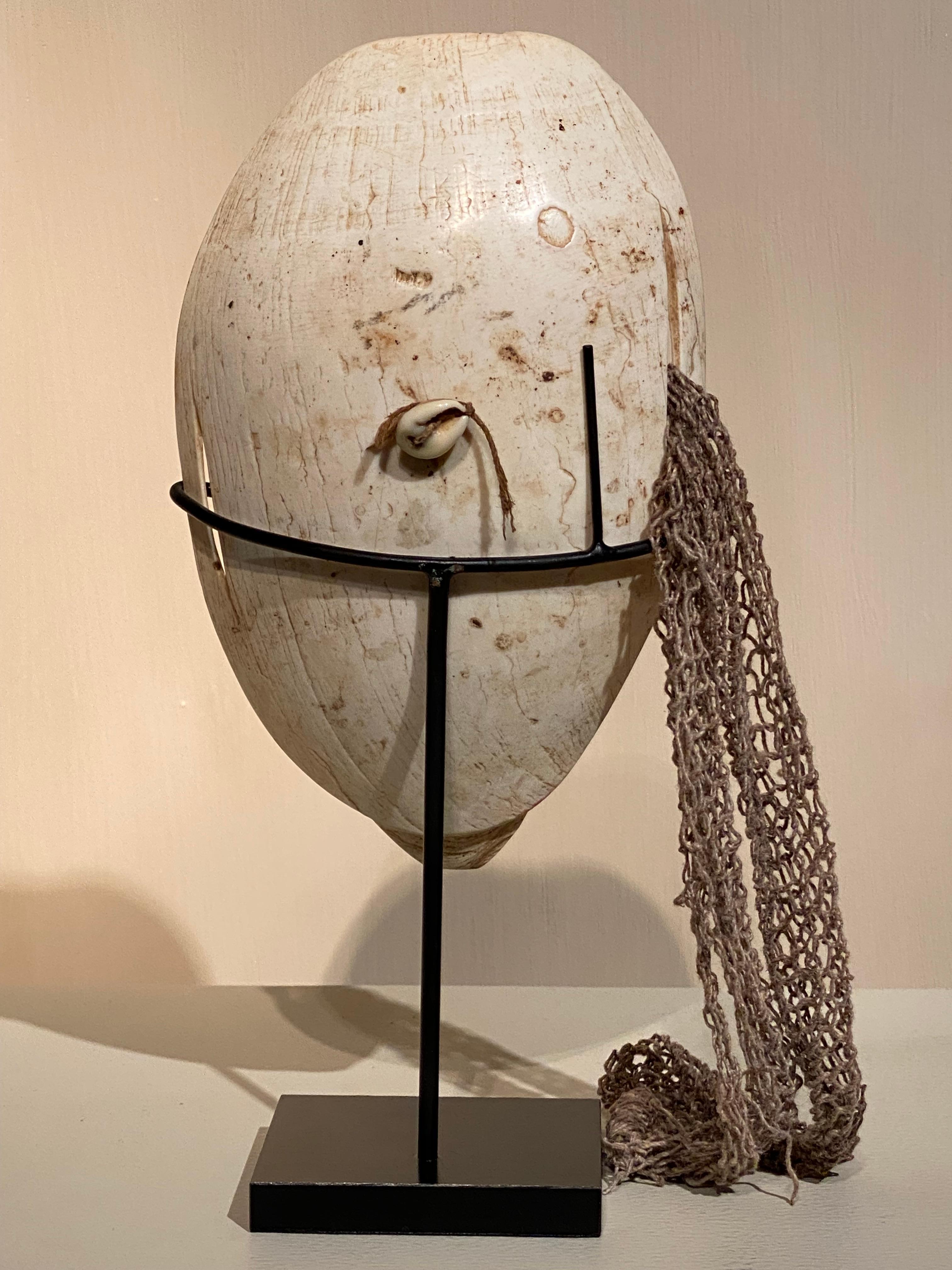 Exceptional set of 3 Ceremonial Objects from Papua New Guinea For Sale 3