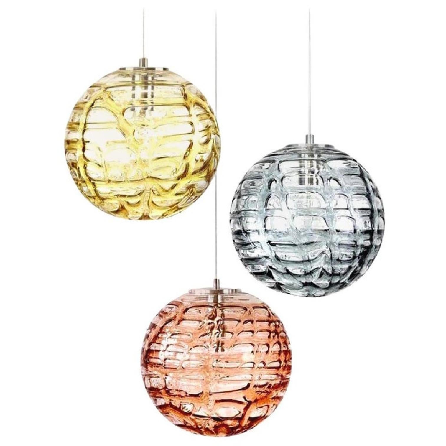 Mid-Century Modern Exceptional Set of 3 Murano Glass Pendant Lights Venini Style, 1960s For Sale
