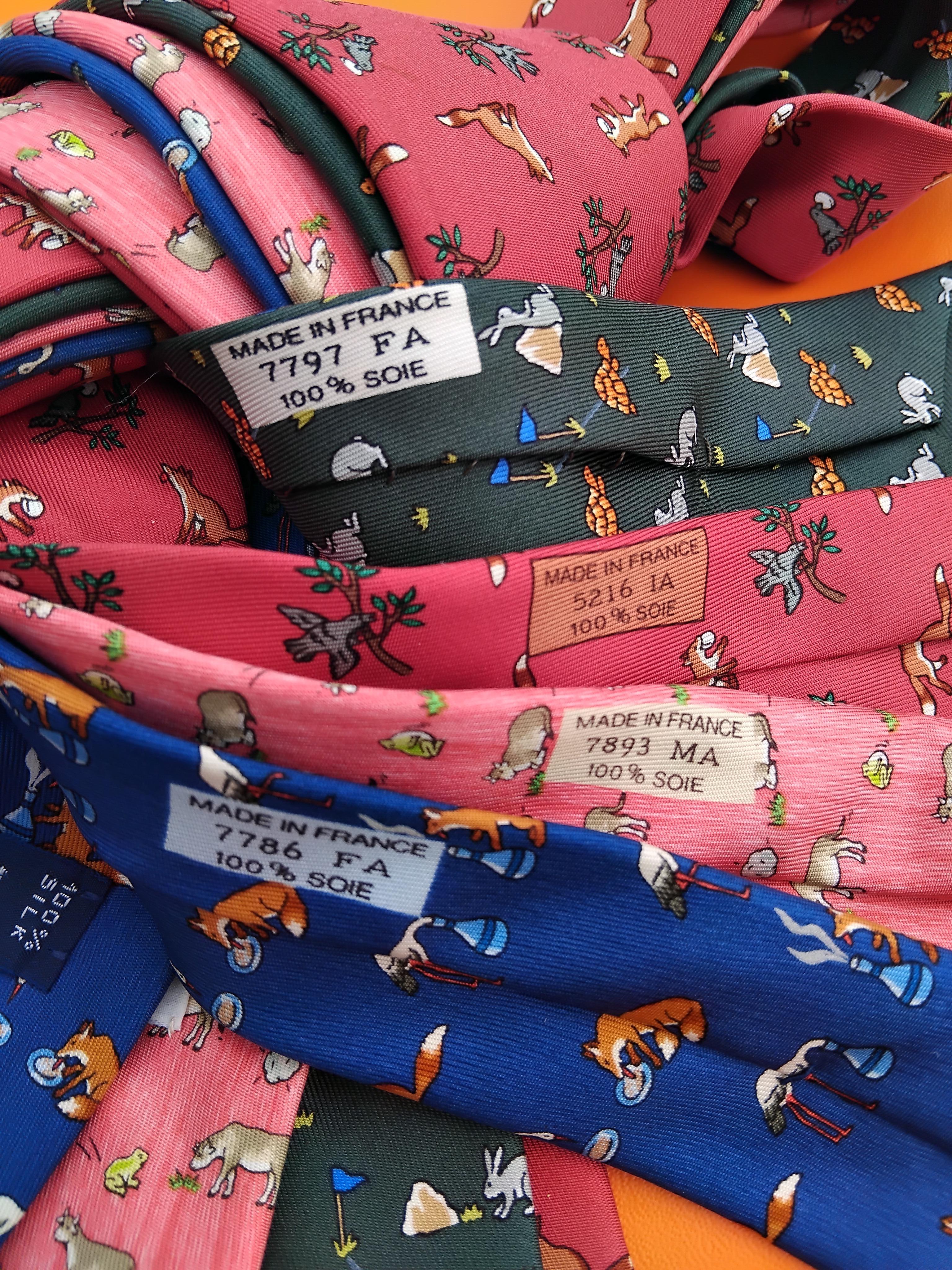 Exceptionnel ensemble de 4 cravates Hermès tirées des Fables de La Fontaine en soie en vente 8