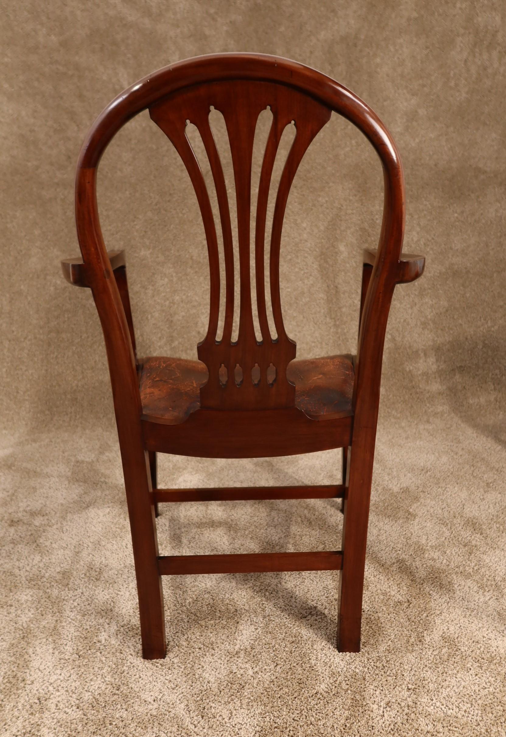 19th Century Exceptional Set of 8 English Hepplewhite Style Dining Chairs, circa 1880 For Sale