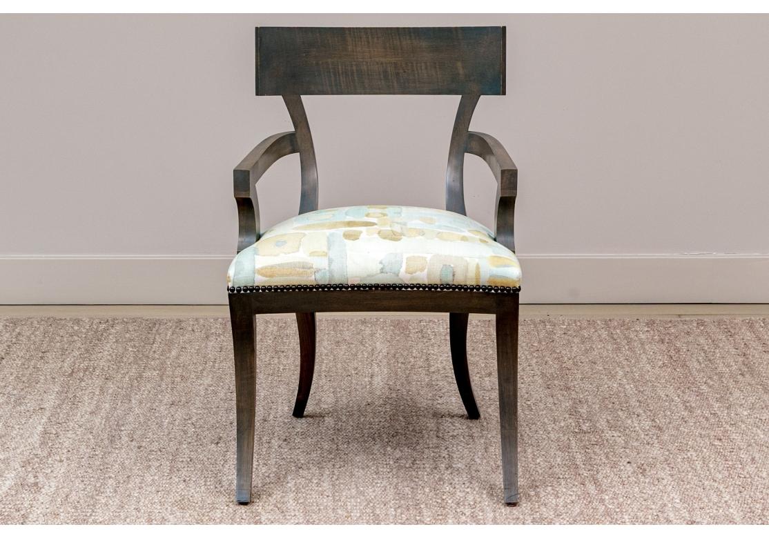 Excepcional Juego De 8 Sillas De Comedor Estilo Klismos Teñidas De Gris en Bastante bueno estado para la venta en Bridgeport, CT