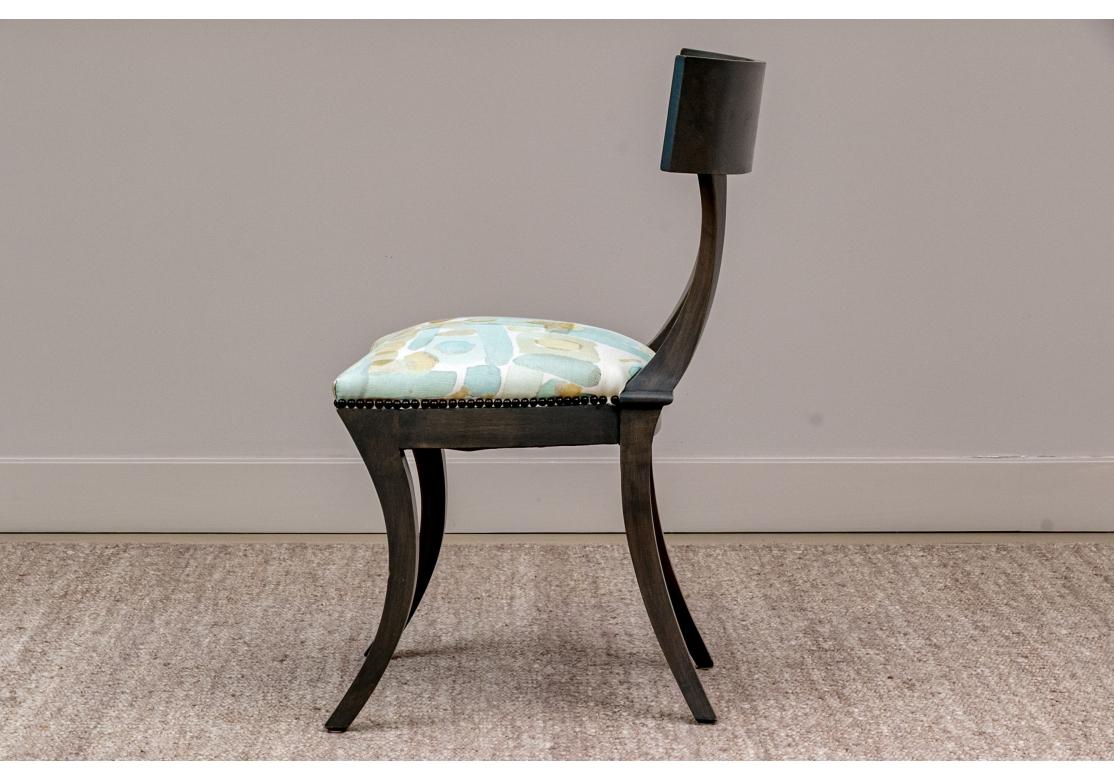 Excepcional Juego De 8 Sillas De Comedor Estilo Klismos Teñidas De Gris Metal en venta
