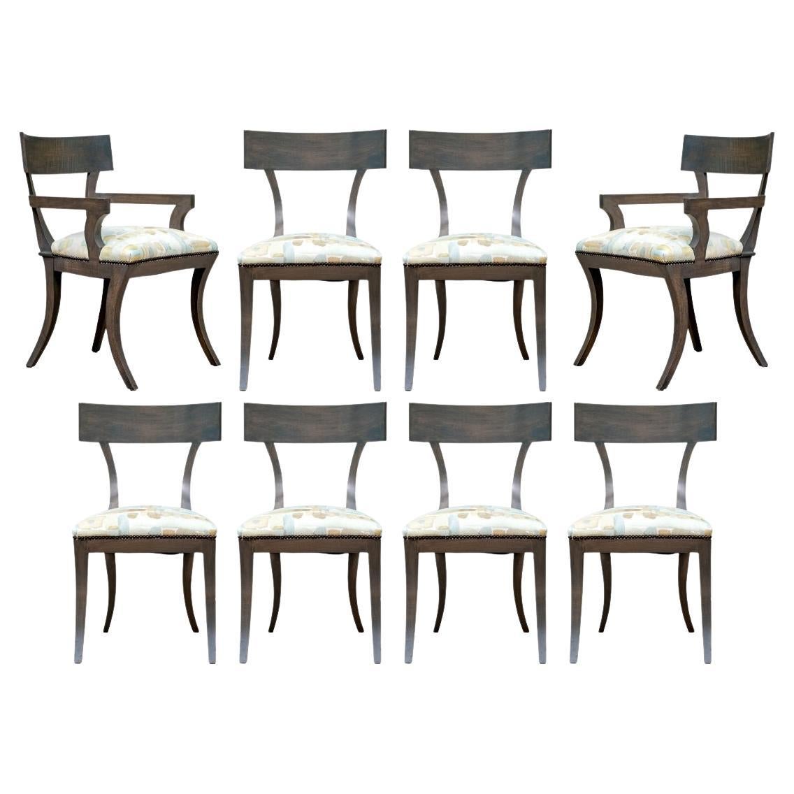 Excepcional Juego De 8 Sillas De Comedor Estilo Klismos Teñidas De Gris en venta