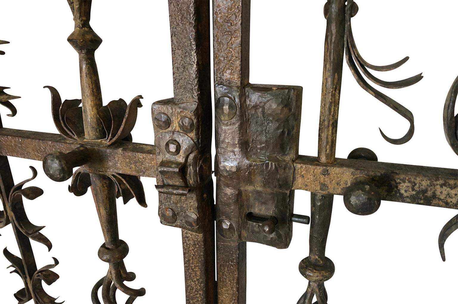 Exceptional Set of Spanish Late 16th-Early 17th Century Iron Gates For Sale 5