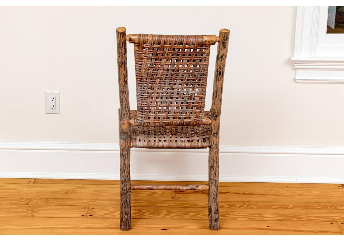 Excepcional Juego De Diez Sillas De Comedor Adirondack De Madera Tallada Y Caña en venta 1