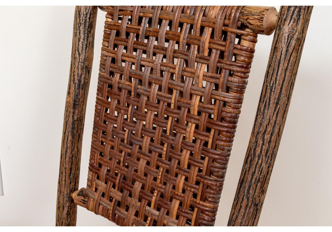 Excepcional Juego De Diez Sillas De Comedor Adirondack De Madera Tallada Y Caña en venta 5