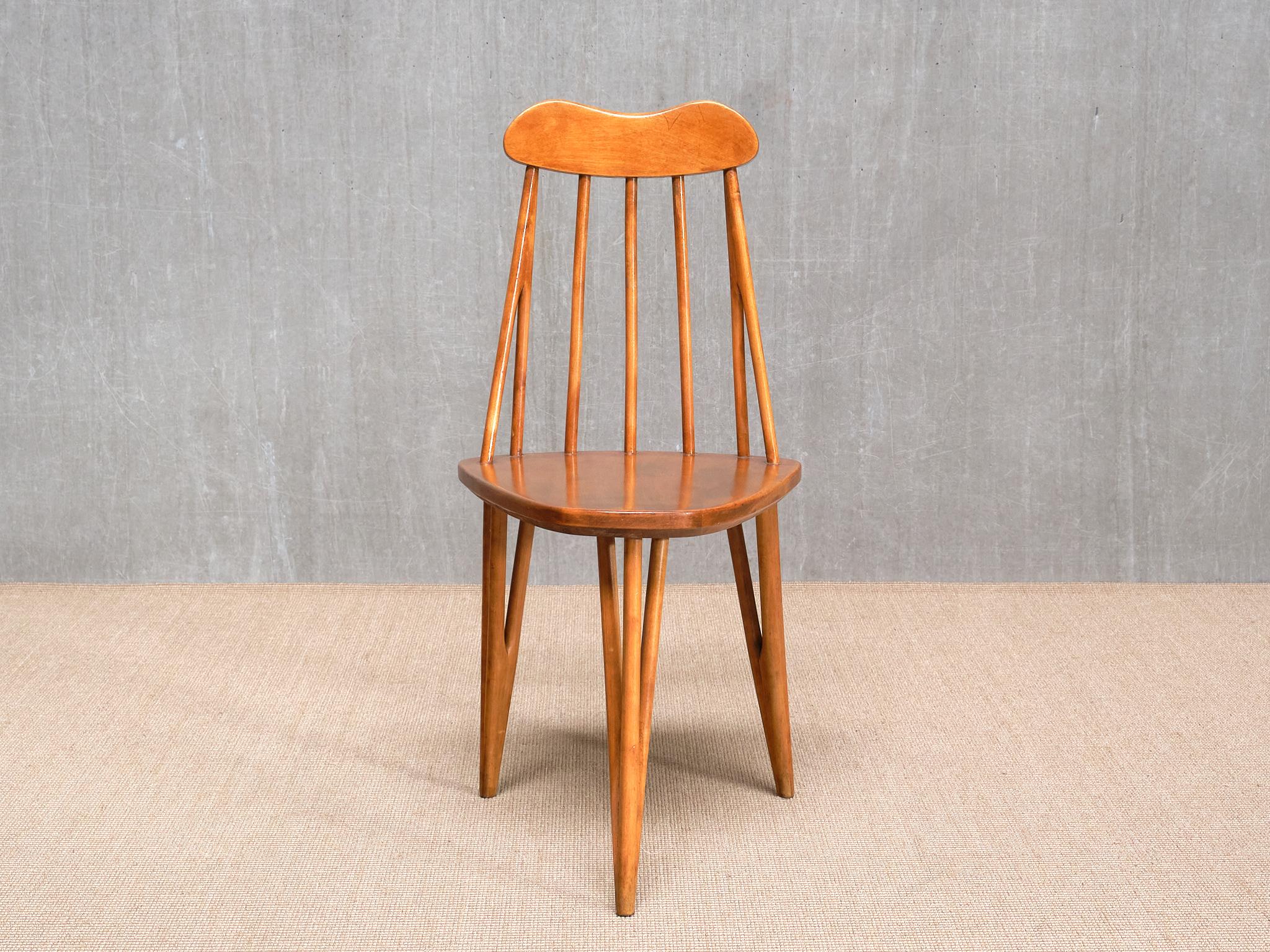 Milieu du XXe siècle Exceptionnel ensemble de trois chaises en bouleau à trois pieds de Bo Fjaestad, Suède, 1955 en vente