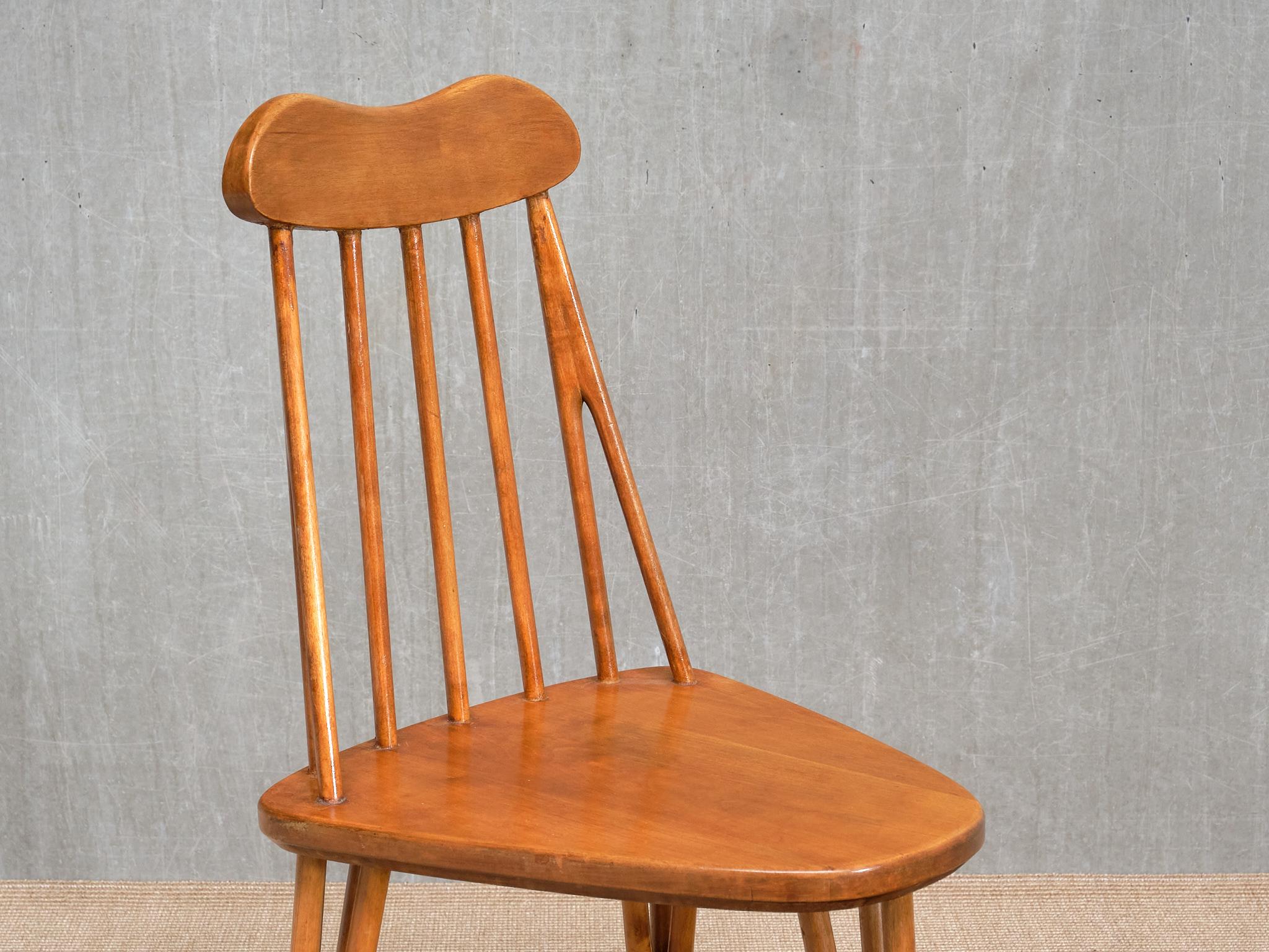 Exceptionnel ensemble de trois chaises en bouleau à trois pieds de Bo Fjaestad, Suède, 1955 en vente 1