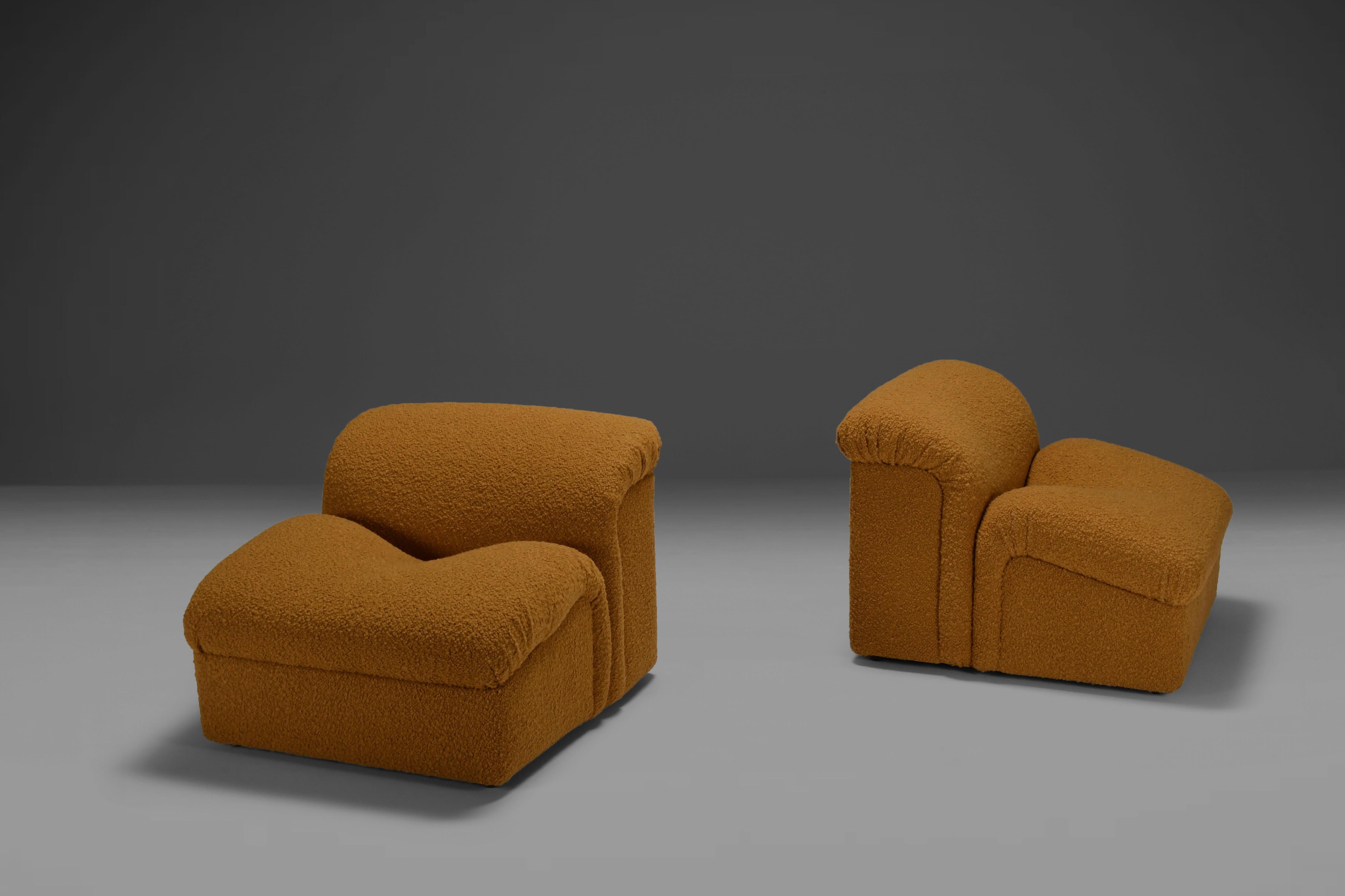 Mid-Century Modern Exceptional Set of Two Bouclé 'Onda' Lounge Chairs by MetalArte, 1970s 