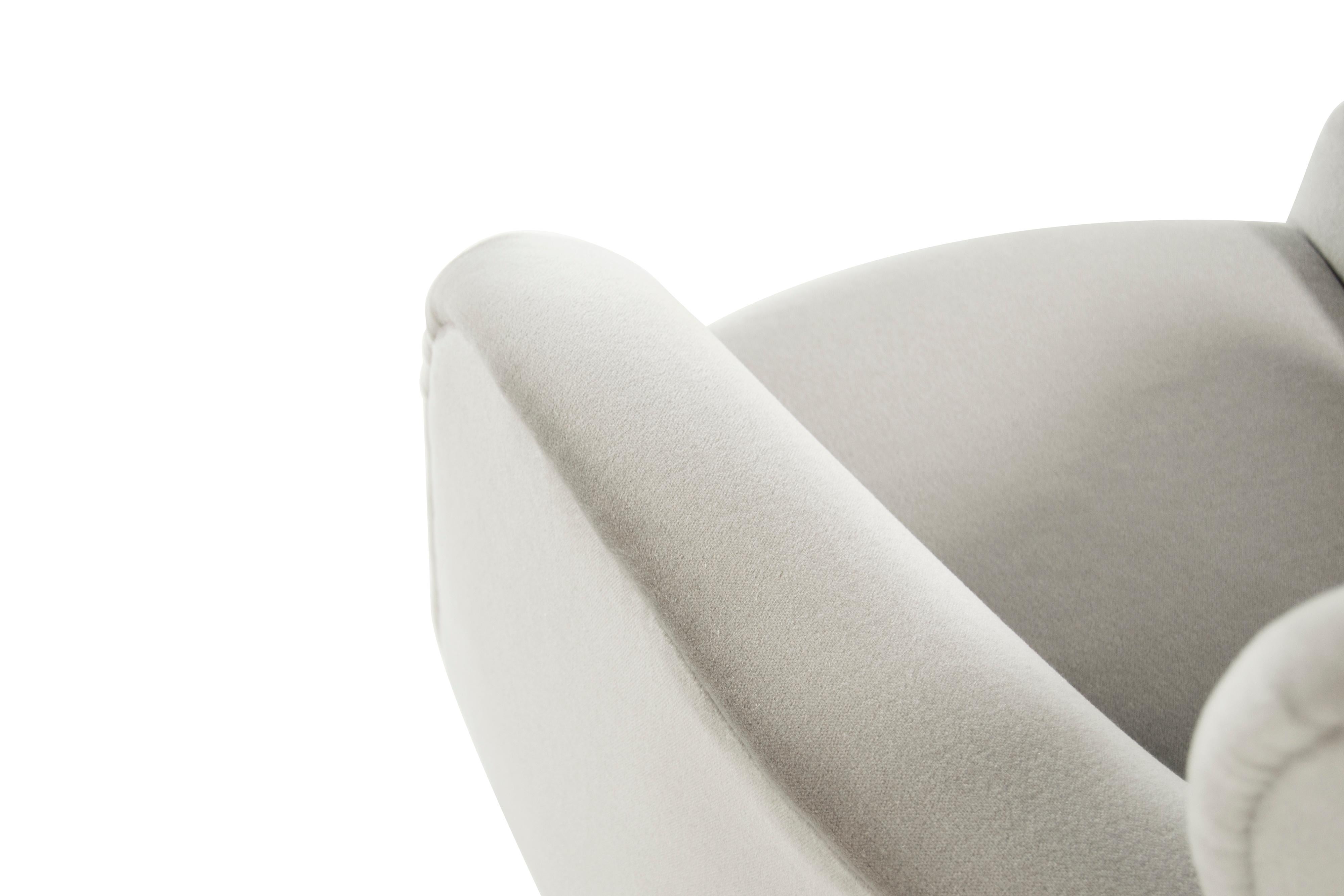 Exceptional Set of Wingback Swivel Chairs on Rosewood by Vladimir Kagan 3